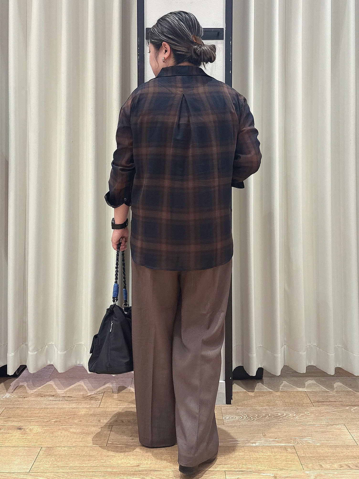 SoRAoさんの「grove｜シアーオンブレチェックシャツ」を使ったコーディネート