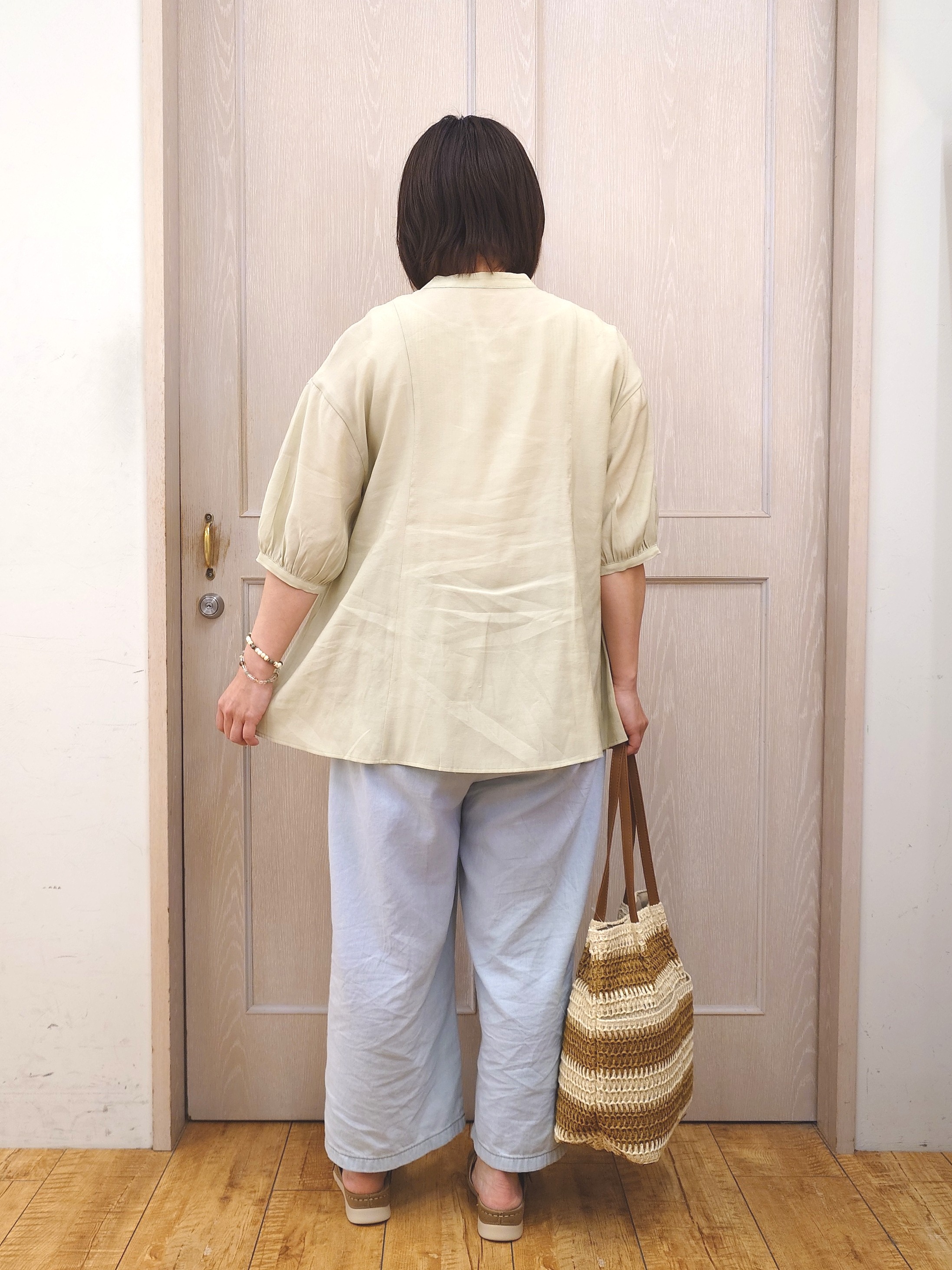 とろろさんの「SHOO･LA･RUE｜【S-LL】インせず着られる 切替フレアブラウス」を使ったコーディネート