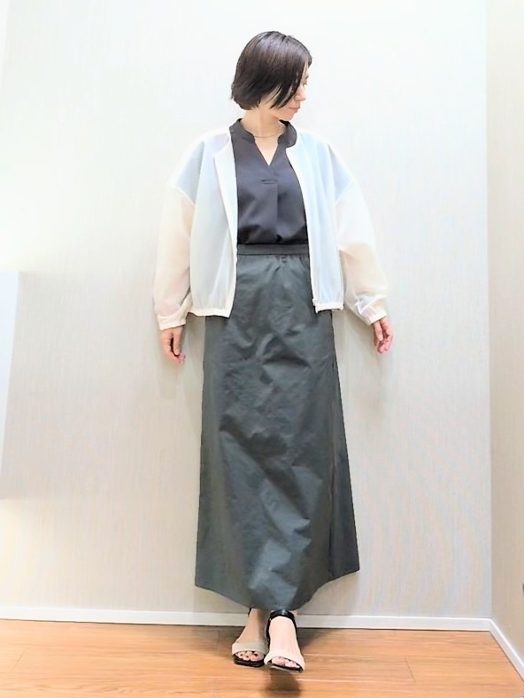 ミズタさんの「UNTITLED｜【秋羽織り/ジップ】トリコットシアーブラウス」を使ったコーディネート
