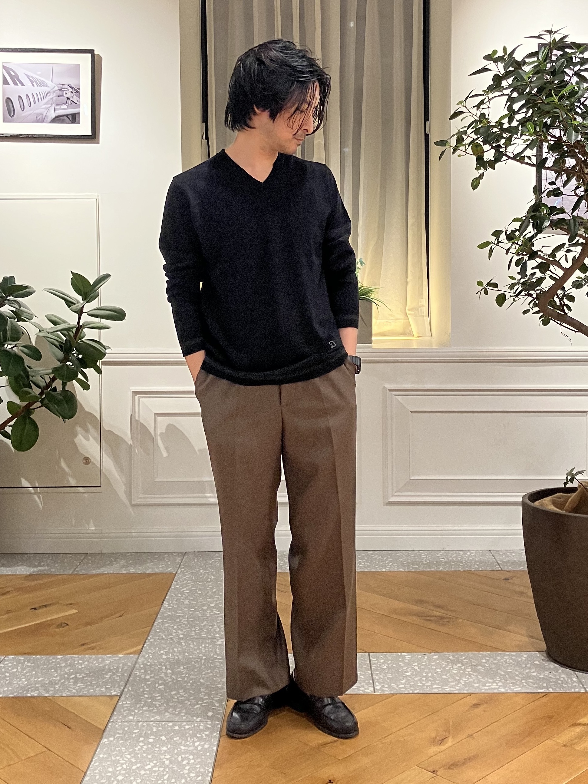 junyaさんの「DRESSTERIOR｜【ウォッシャブル】ファインメリノVネックニット」を使ったコーディネート