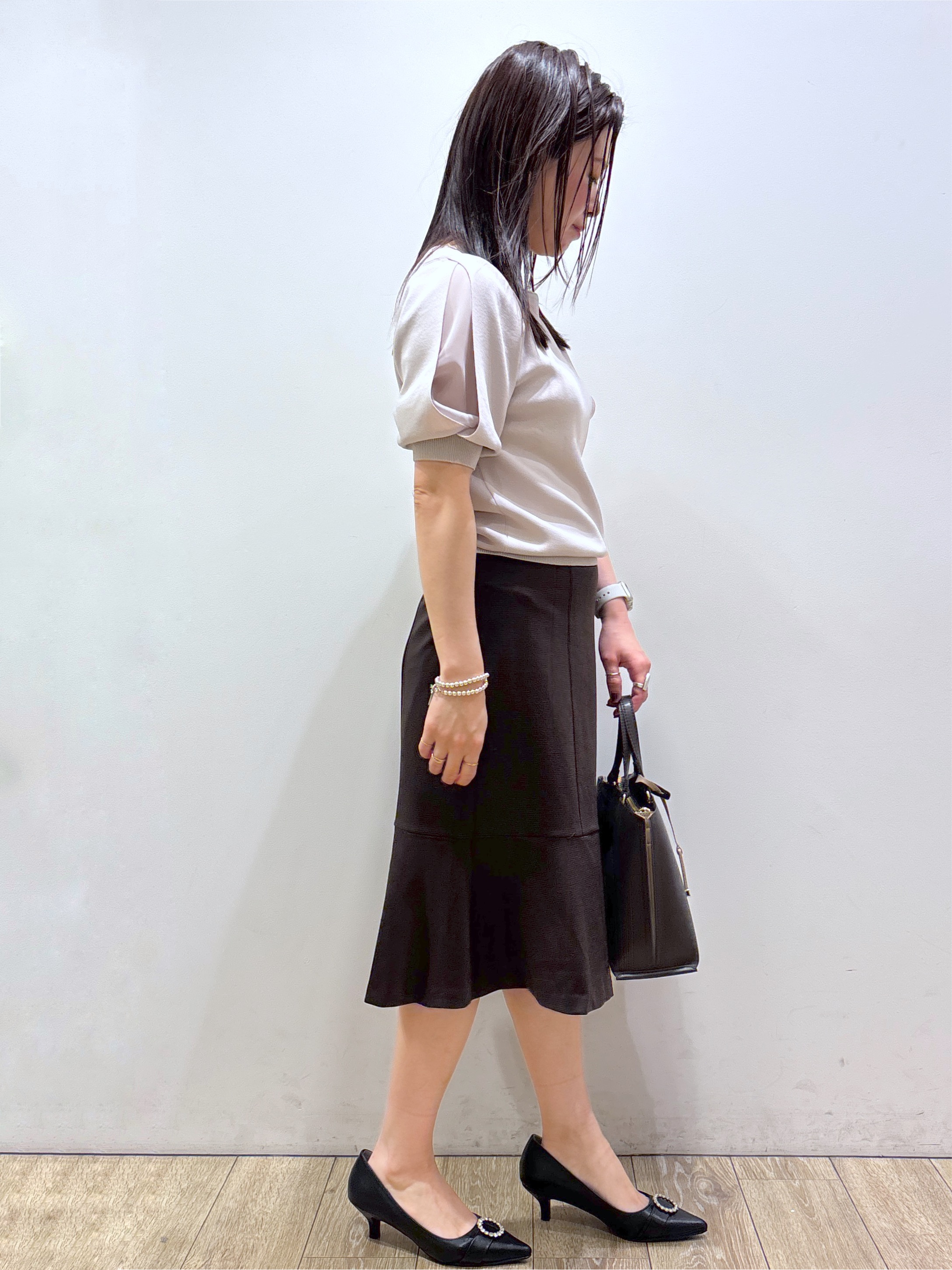mameさんの「index｜【接触冷感／UVケア】クールタッチラップスリーブニット《洗濯機OK／XS～3L／9col》」を使ったコーディネート