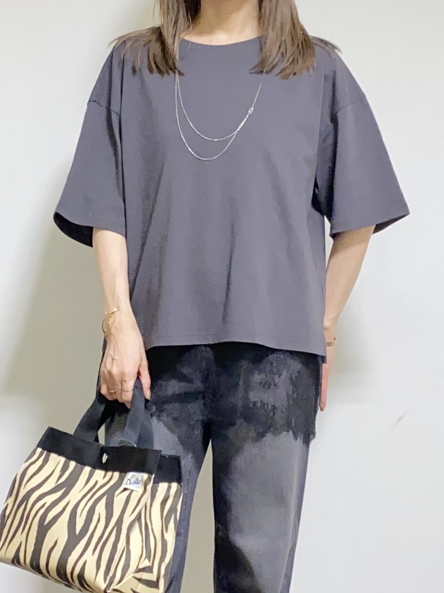 tomoさんの「UNTITLED｜【1枚でもセットでも】レースキャミ付きプルオーバー」を使ったコーディネート