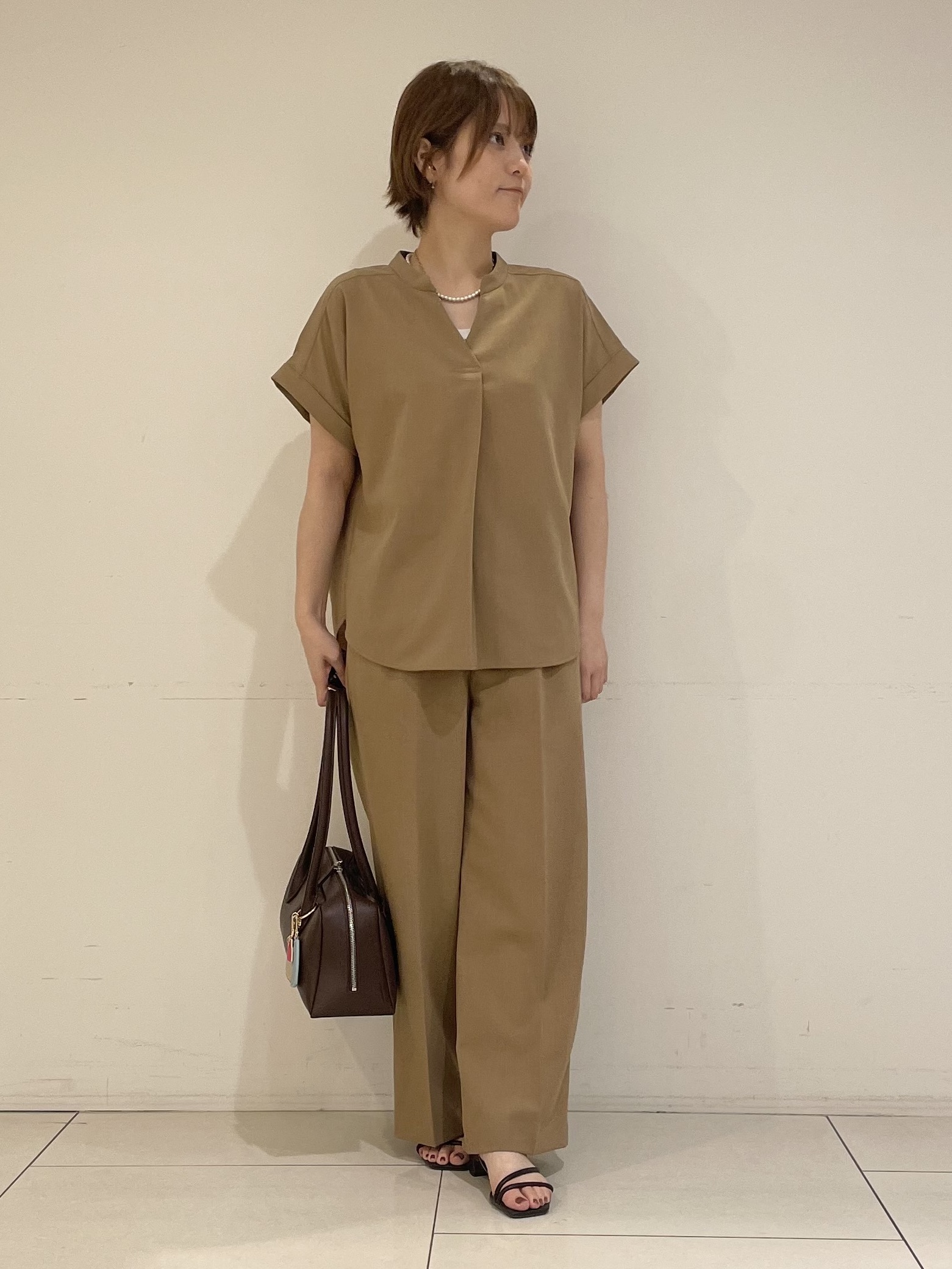 ゆいさんの「UNTITLED｜【残暑も快適/セットアップ可/接触冷感】エアリークールブラウス」を使ったコーディネート