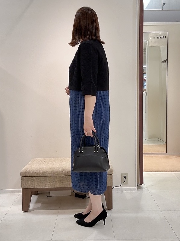YUIさんの「UNTITLED｜【ストレッチ性/洗える】短丈ニットカーディガン」を使ったコーディネート