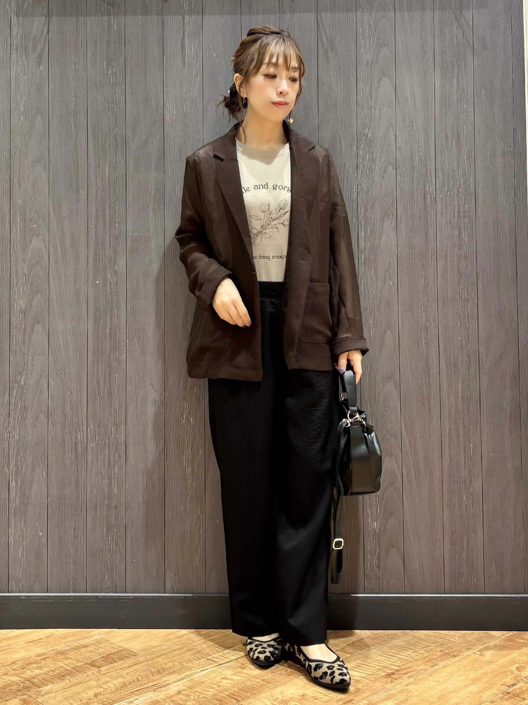 meiさんの「SHOO･LA･RUE｜【通気性〇/セットアップ可/S-LL/洗濯機可】紫外線対策にも メッシュテーラードジャケット」を使ったコーディネート