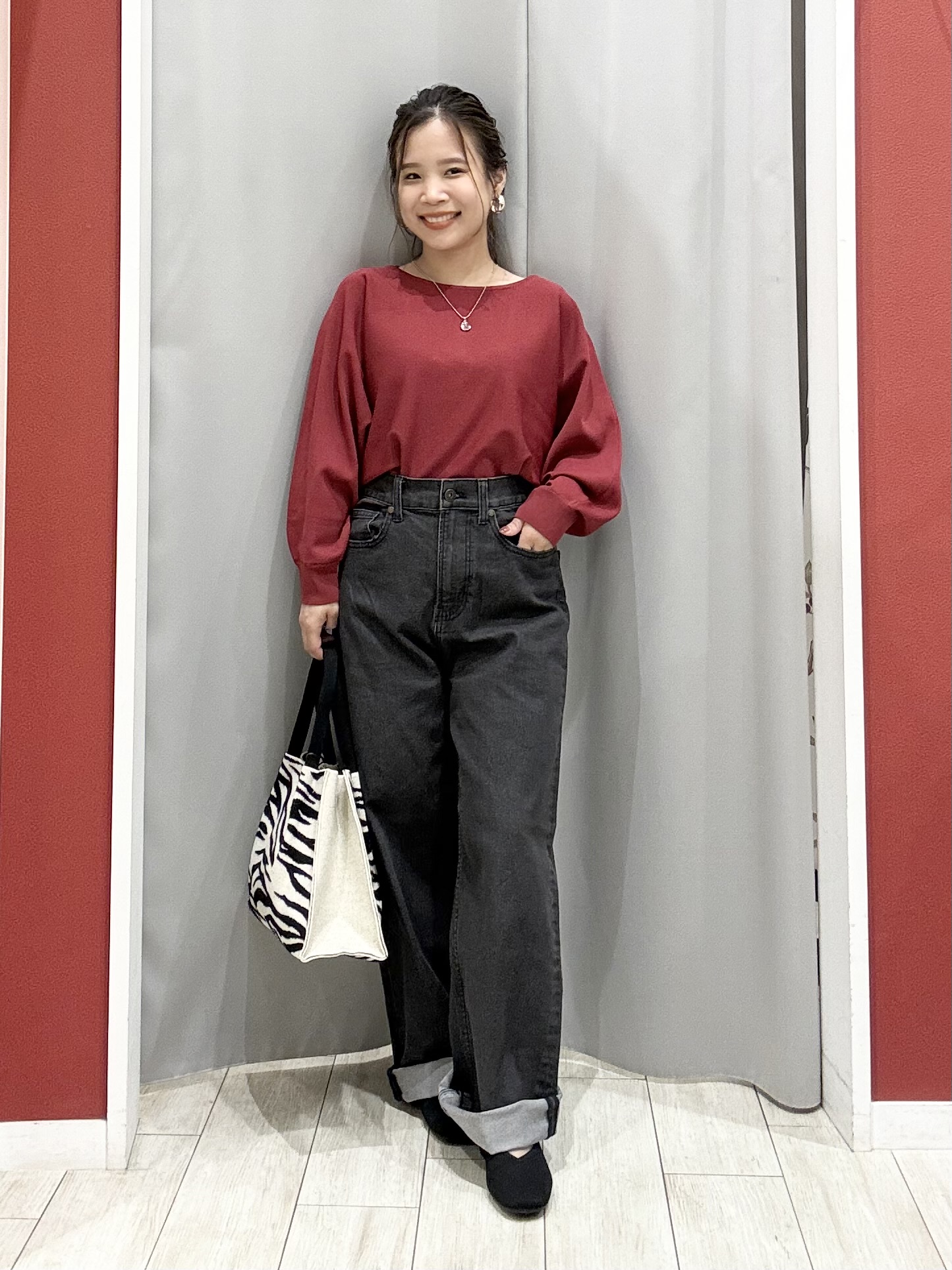 shioさんの「SHOO･LA･RUE｜【洗濯機可】軽やかでさらっとしたタッチ すっきり見えドルマンニット」を使ったコーディネート