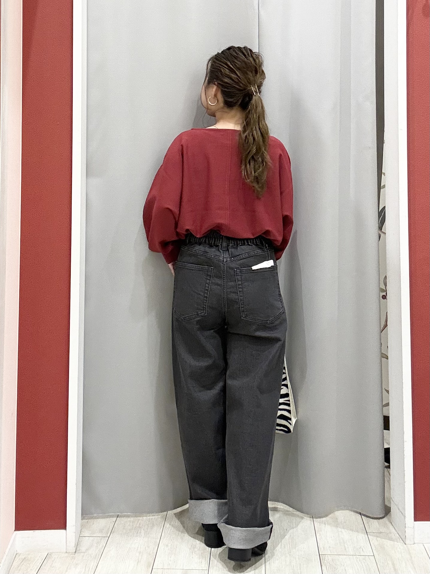 shioさんの「SHOO･LA･RUE｜【洗濯機可】軽やかでさらっとしたタッチ すっきり見えドルマンニット」を使ったコーディネート