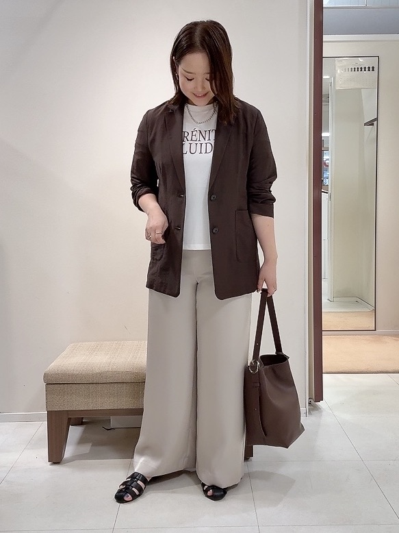 YUIさんの「UNTITLED｜【程よいシアー感/洗える】エアリーバイオジャケット」を使ったコーディネート