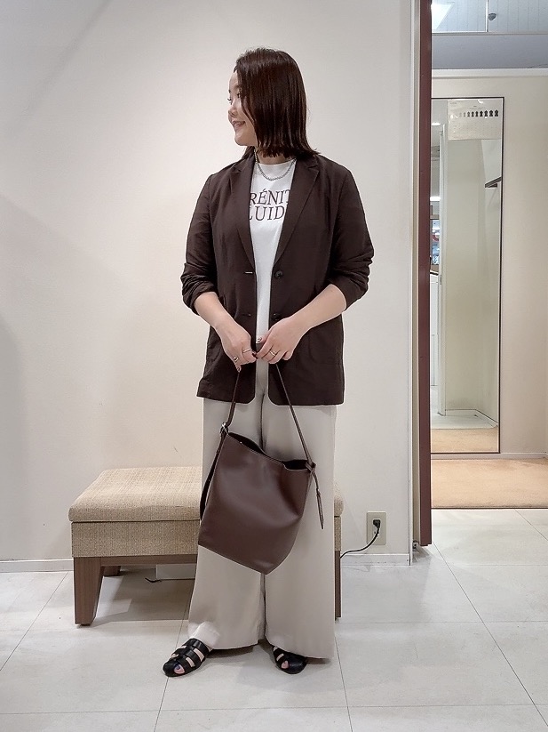 YUIさんの「UNTITLED｜【程よいシアー感/洗える】エアリーバイオジャケット」を使ったコーディネート