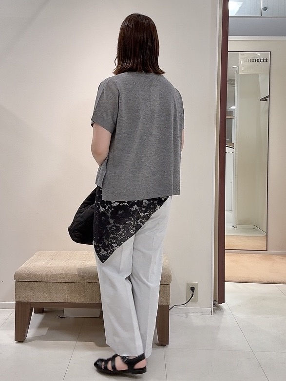 YUIさんの「UNTITLED｜【アンサンブル可/品のある透け感】Tシャツ風ニットトップス」を使ったコーディネート