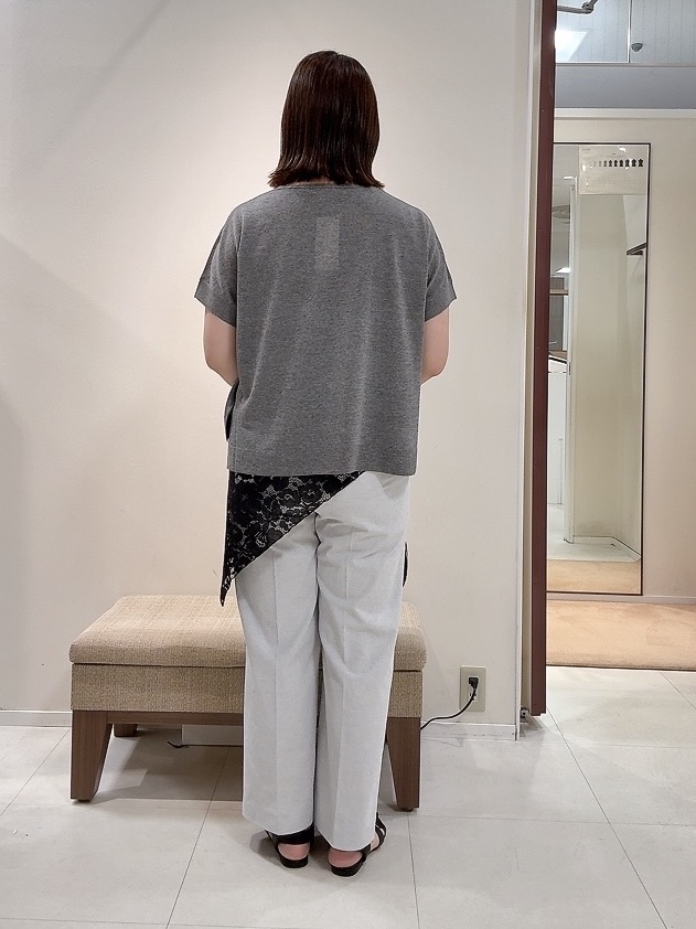 YUIさんの「UNTITLED｜【アンサンブル可/品のある透け感】Tシャツ風ニットトップス」を使ったコーディネート