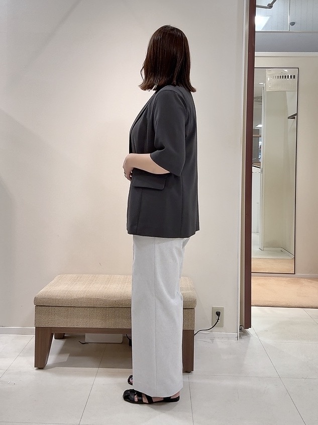 YUIさんの「UNTITLED｜【秋の通勤羽織/セットアップ可/UVカット】エアリークール半袖ジャケット」を使ったコーディネート