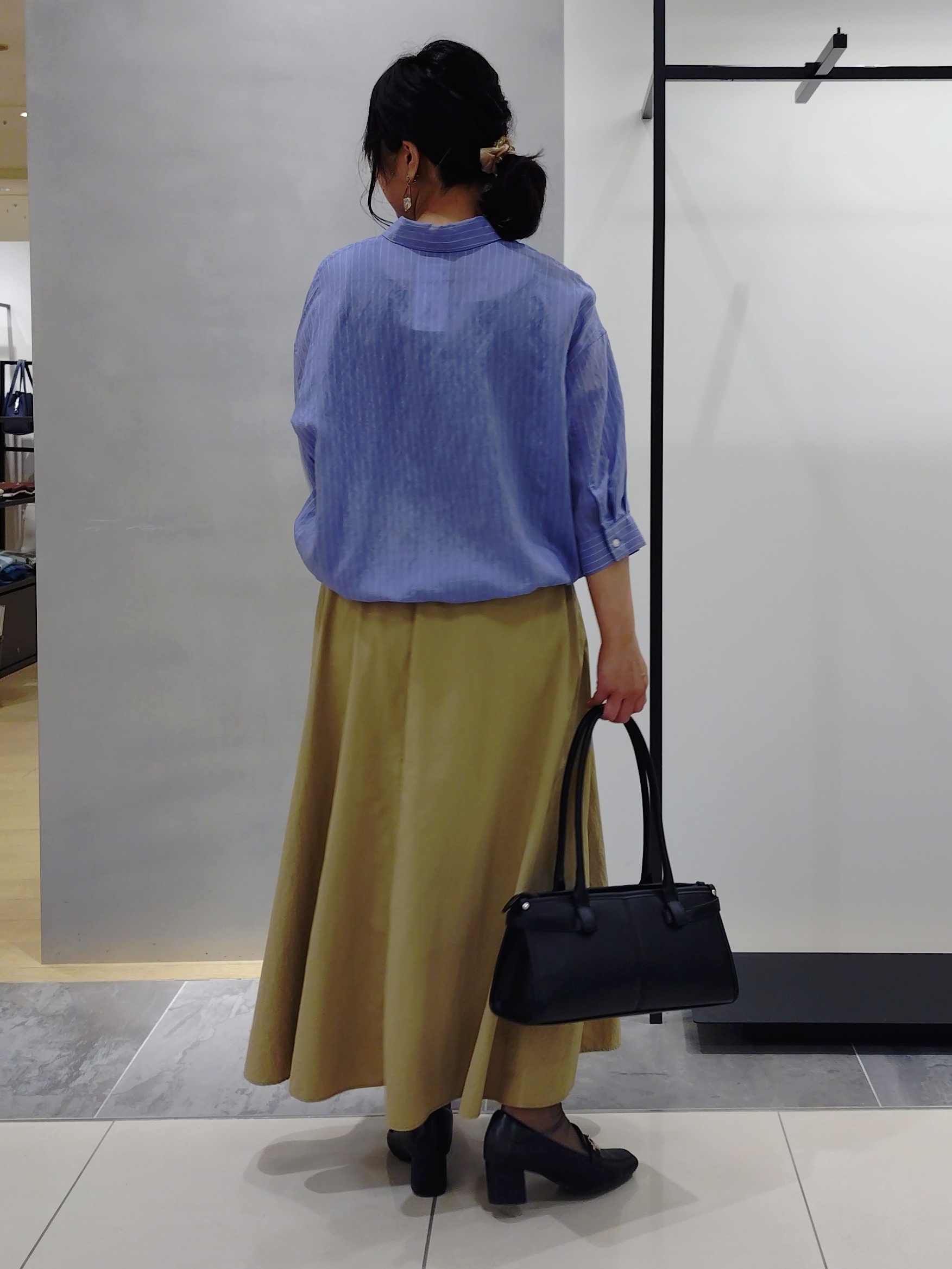 TOMOMIさんの「INDIVI｜【収納力◎／トレンド】スクエアトートバッグ」を使ったコーディネート