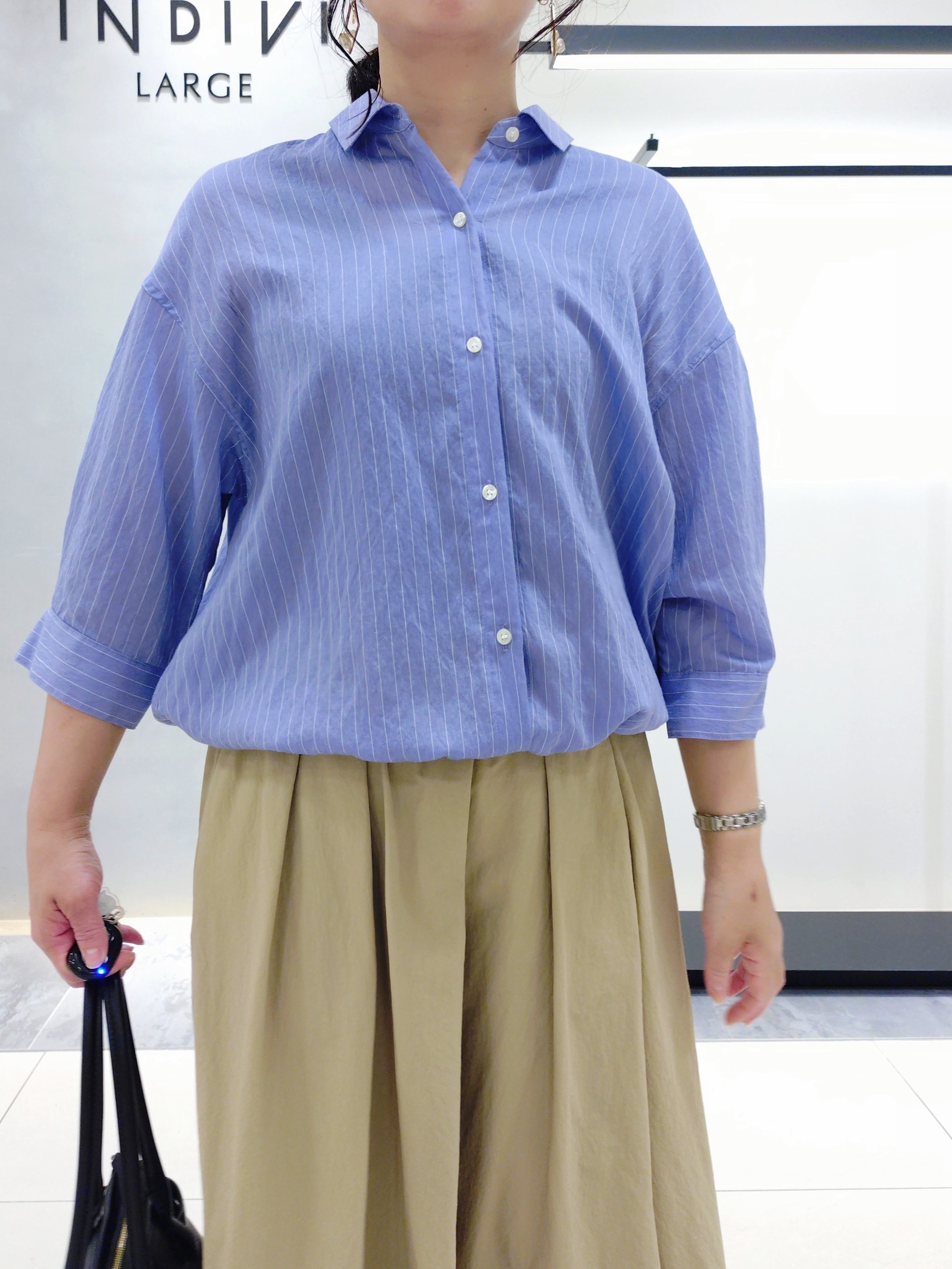 TOMOMIさんの「INDIVI｜【収納力◎／トレンド】スクエアトートバッグ」を使ったコーディネート
