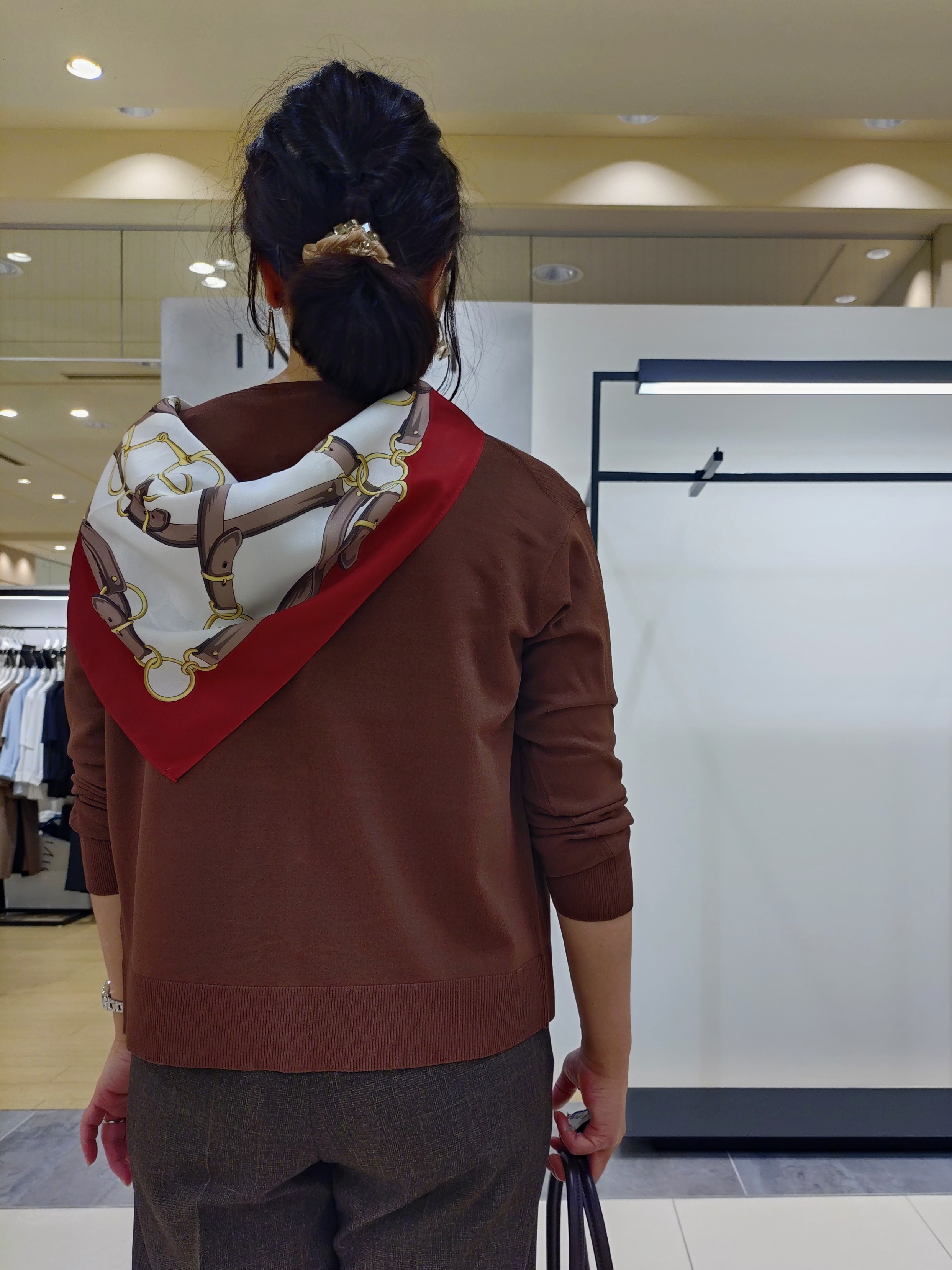 TOMOMIさんの「INDIVI｜【収納力◎／トレンド】スクエアトートバッグ」を使ったコーディネート