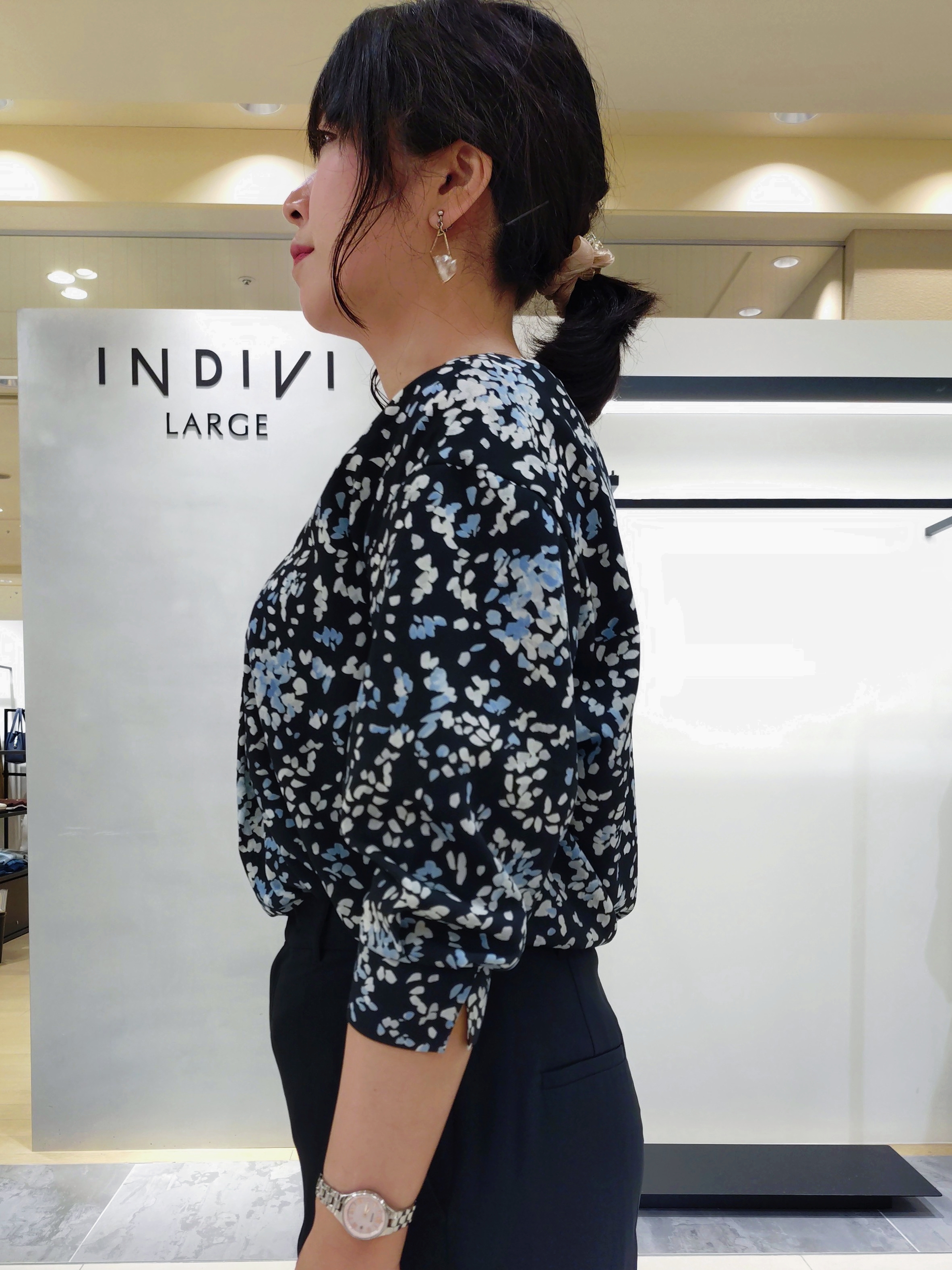 TOMOMIさんの「INDIVI｜【初秋/UVケア/着る日傘】ダブルジャケット」を使ったコーディネート