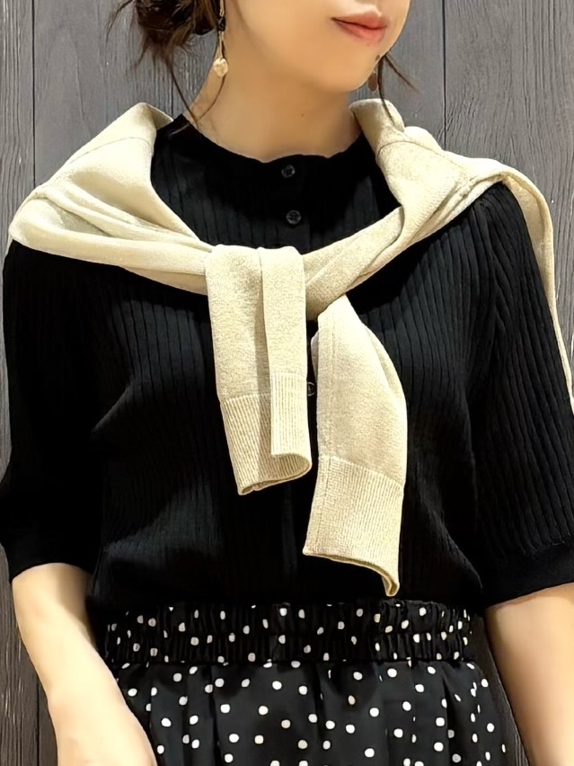 meiさんの「SHOO･LA･RUE｜【通気性〇/洗濯機可/S-LL】シアーラメカーディガン」を使ったコーディネート