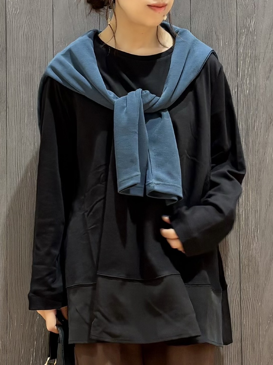 meiさんの「SHOO･LA･RUE｜【S-LL/体型カバー】すっぽり隠れる 裾切り替えAライン長袖ゆるトップス」を使ったコーディネート