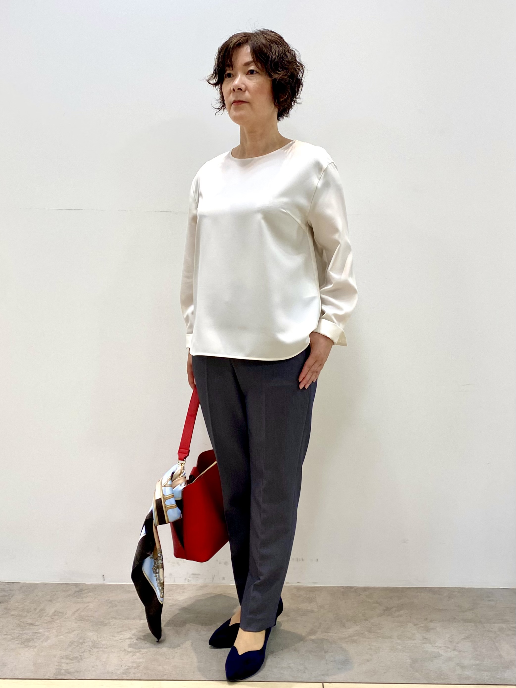 oharaさんの「Reflect｜トラディショナルモチーフ大判スカーフ」を使ったコーディネート