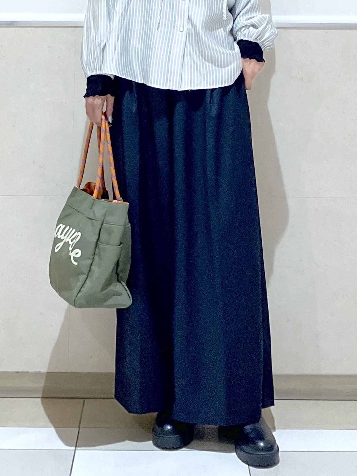 eriko さんの「Dessin｜ストライプシアーフードシャツ」を使ったコーディネート