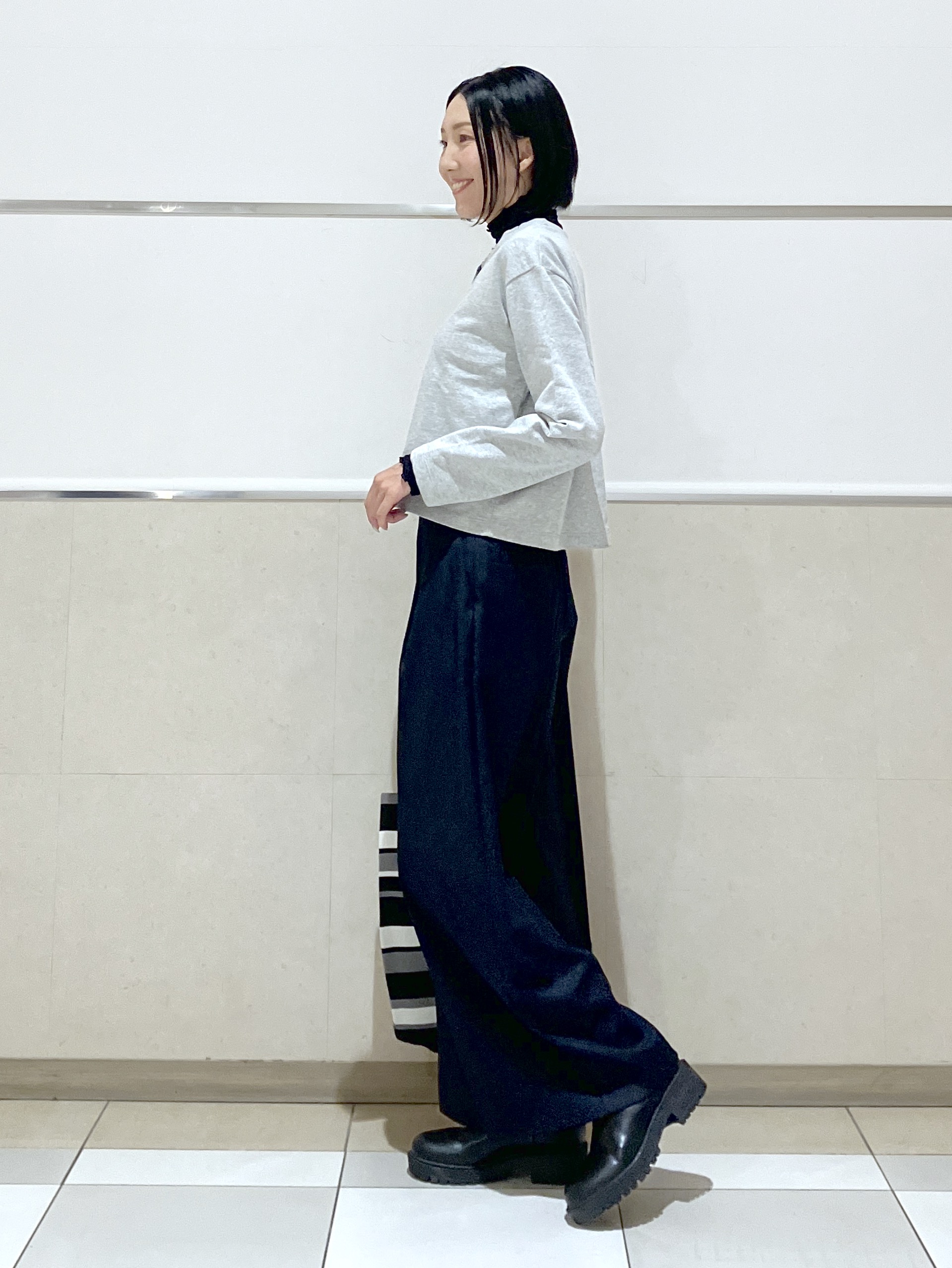 eriko さんの「Dessin｜【秋羽織り/洗える/6色展開】リングスナップミニ裏毛カーディガン」を使ったコーディネート