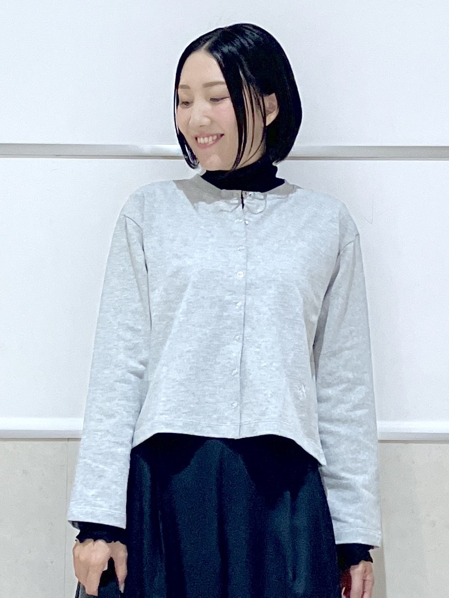 eriko さんの「Dessin｜【秋羽織り/洗える/6色展開】リングスナップミニ裏毛カーディガン」を使ったコーディネート