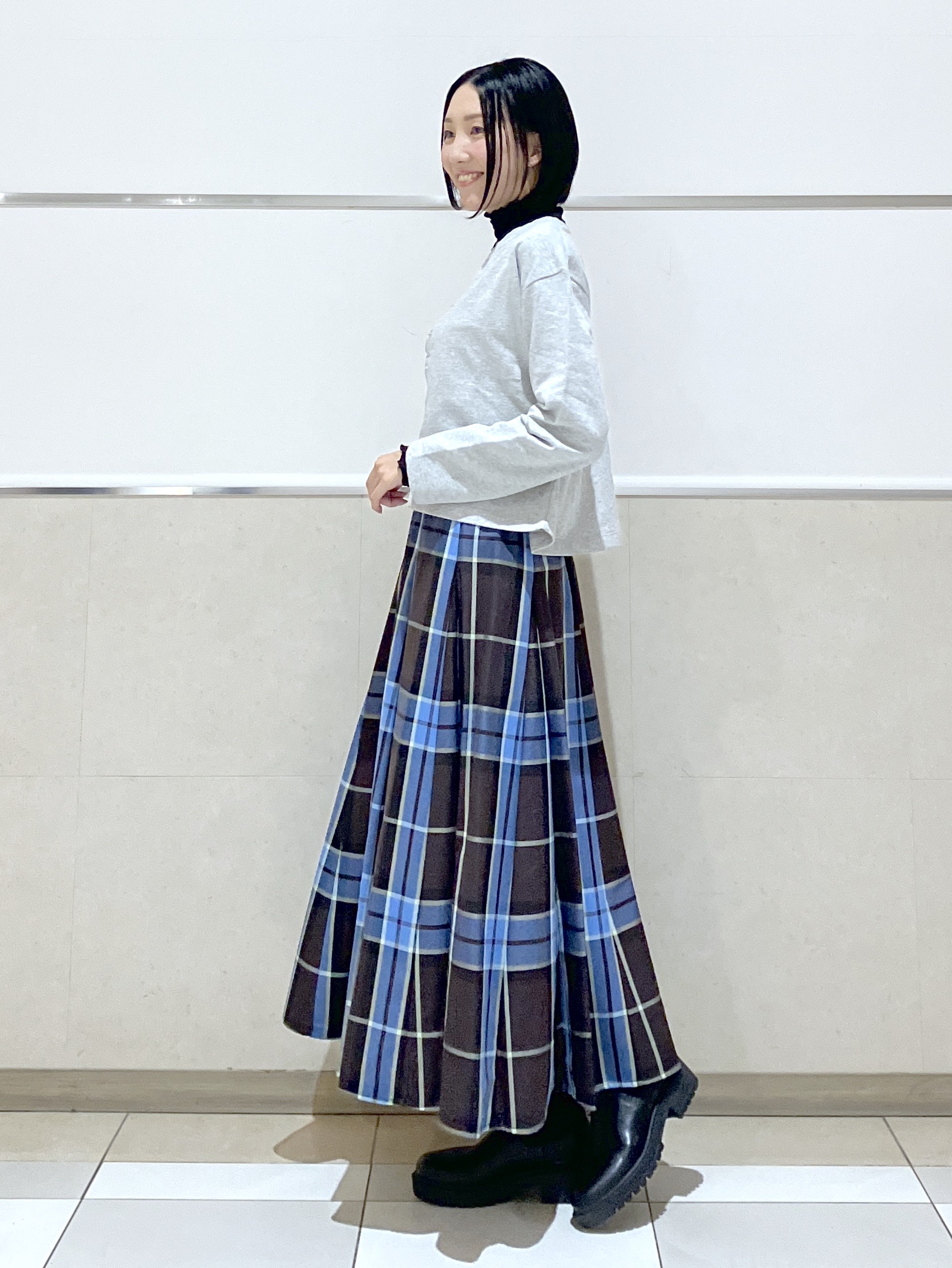 eriko さんの「Dessin｜【秋のレイヤードアイテム/洗える】シアー切り替えタートルプルオーバー」を使ったコーディネート