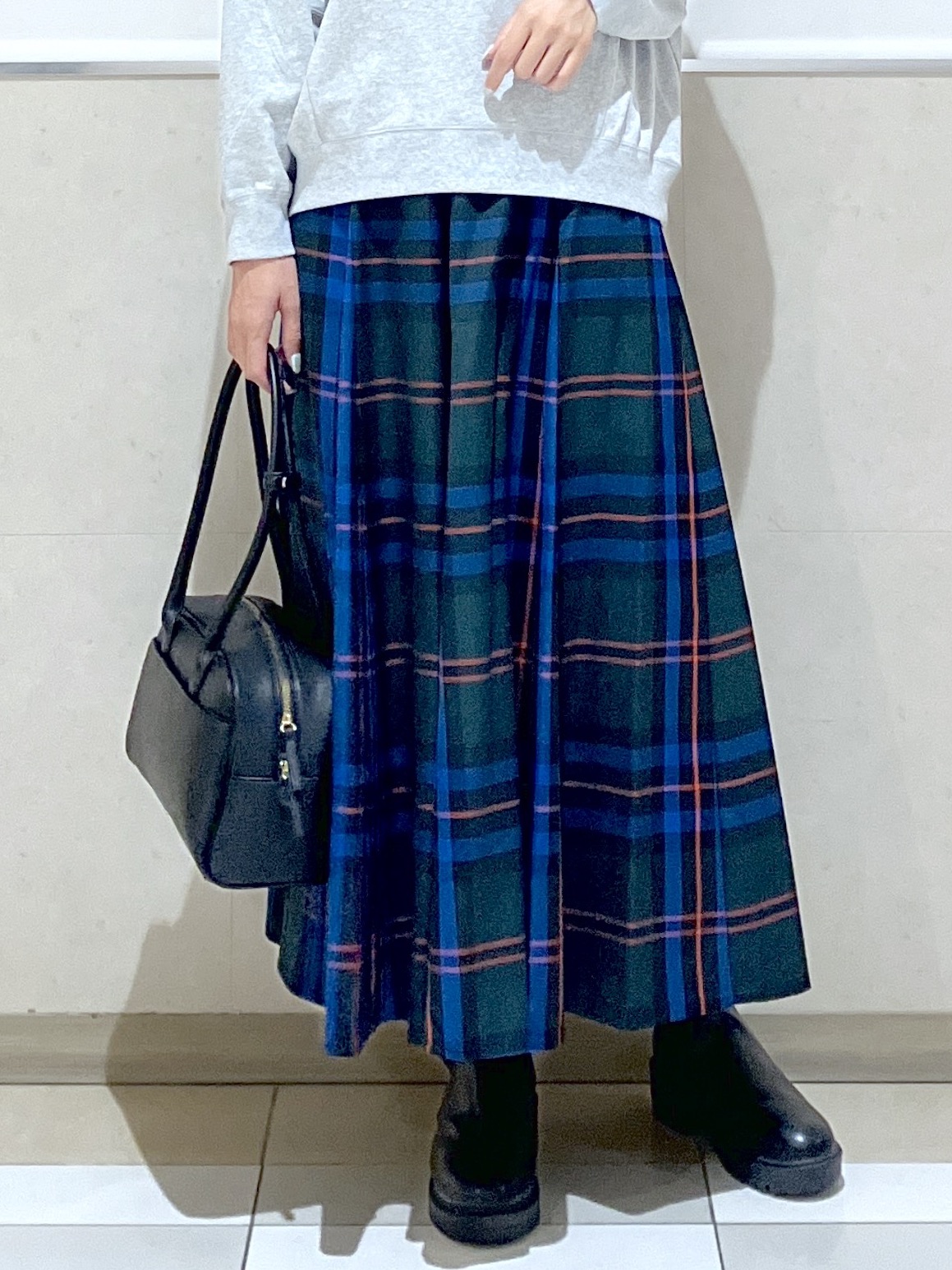 eriko さんの「Dessin｜フォルムスリーブミニ裏毛プルオーバー」を使ったコーディネート