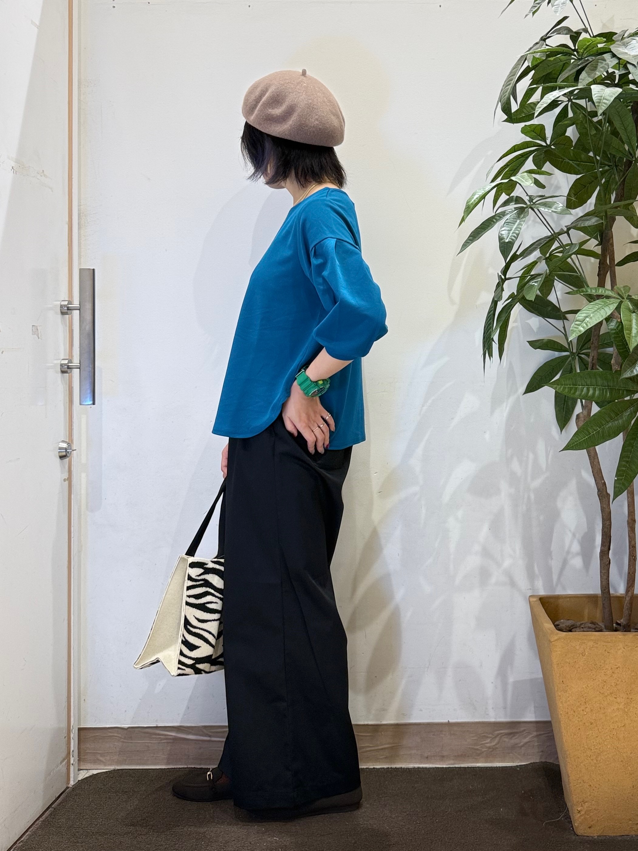 misakiさんの「SHOO･LA･RUE｜【着丈選べる/2点セット】ネックレス付き やわらか8分袖ブラウス」を使ったコーディネート
