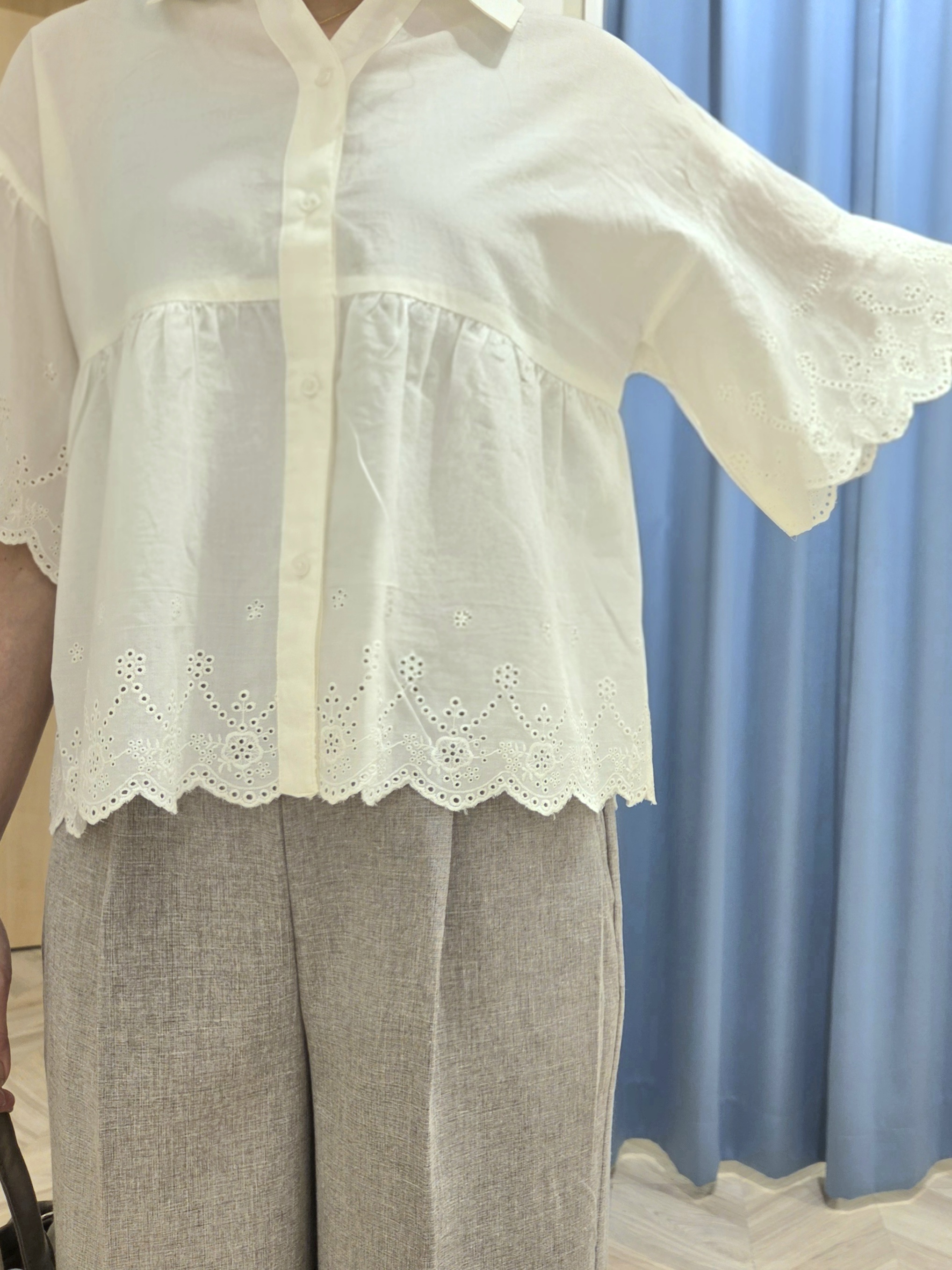 Ikumiさんの「SHOO･LA･RUE｜【洗濯機可/綿100％/体型カバー】刺繍レースがこなれ見え 二の腕が隠せる ペプラムブラウス」を使ったコーディネート