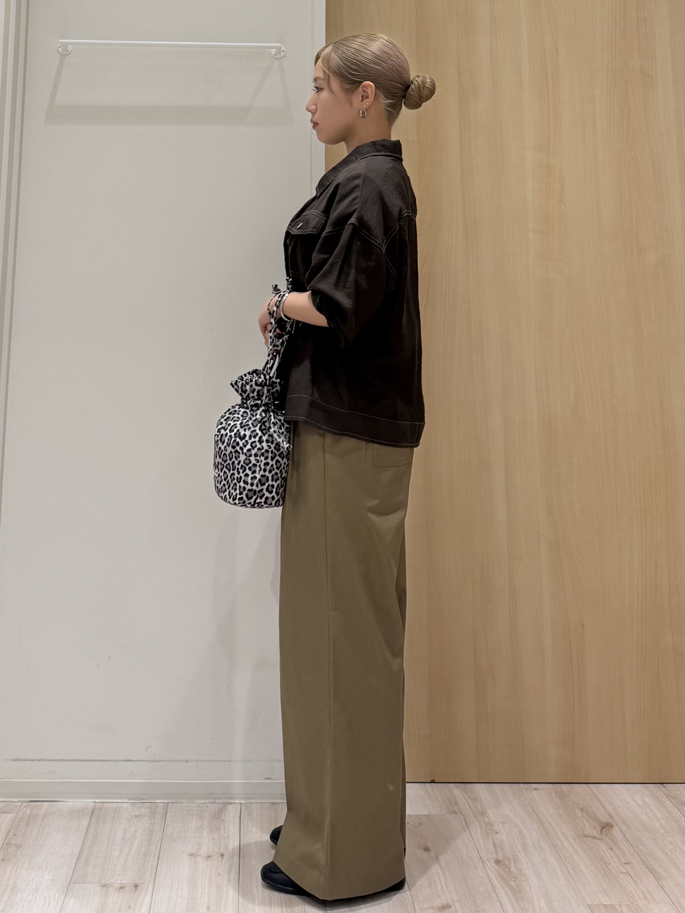 KAIRIさんの「SHOO･LA･RUE｜【S-LL/洗濯機可】Gジャン風 軽く羽織れるシアージャケット」を使ったコーディネート