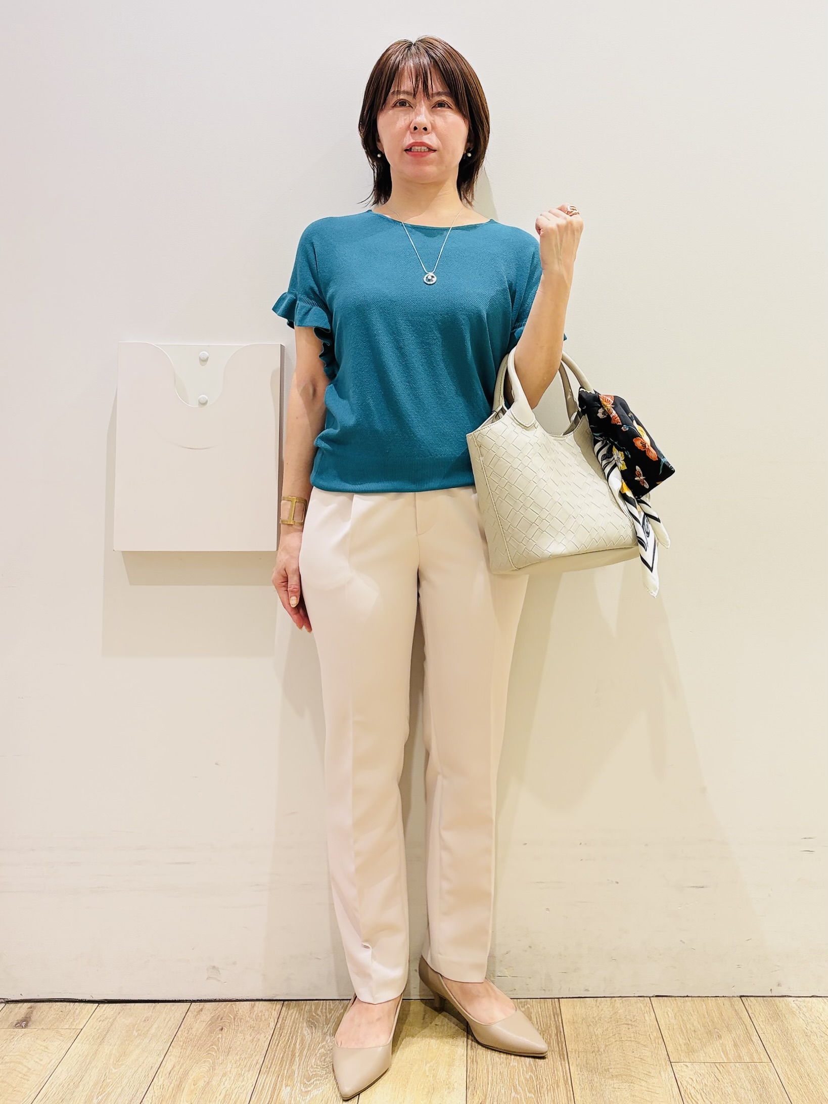 YUKOさんの「index｜フリルスリーブニット【洗濯機OK】」を使ったコーディネート