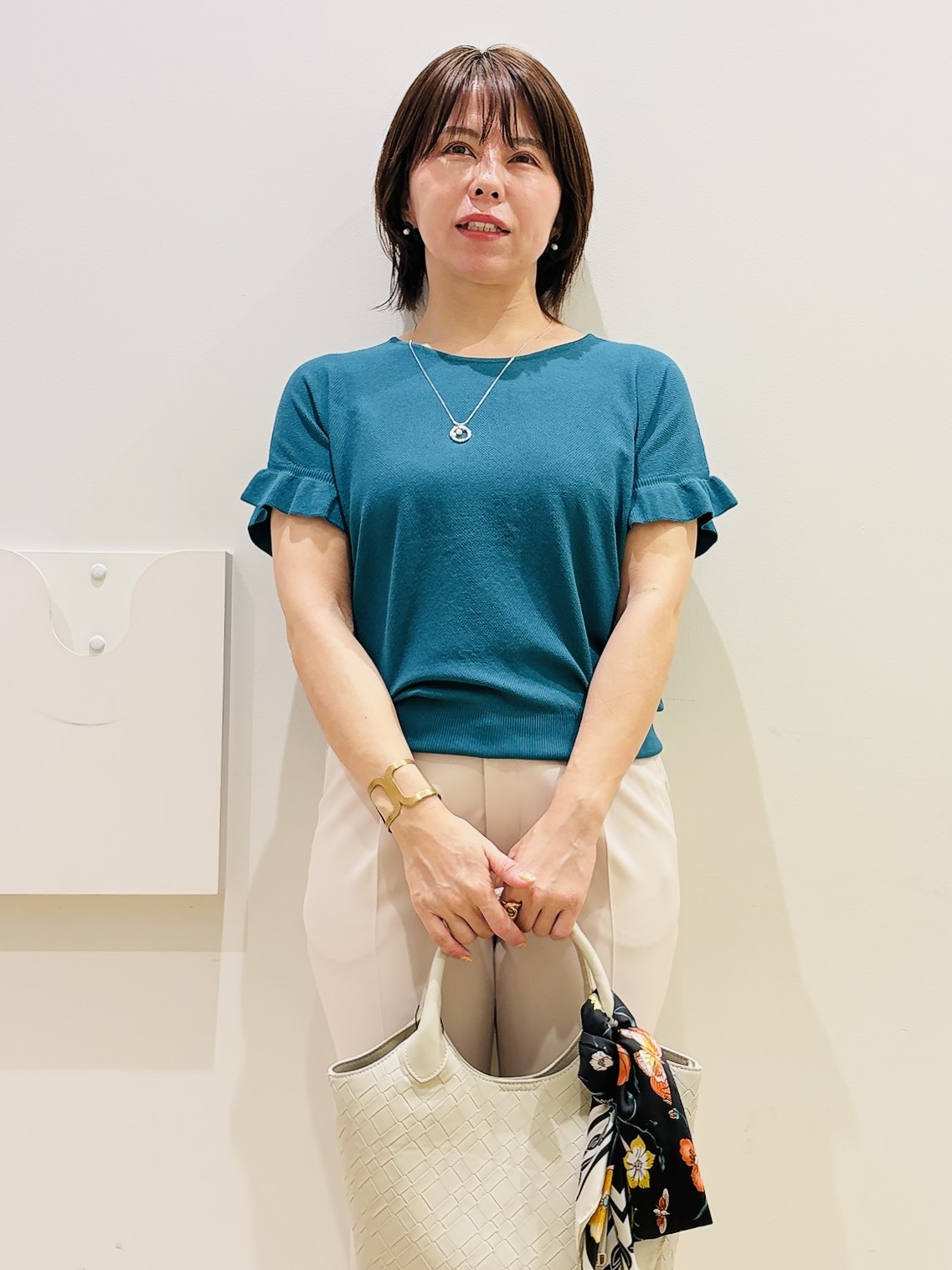 YUKOさんの「index｜フリルスリーブニット【洗濯機OK】」を使ったコーディネート