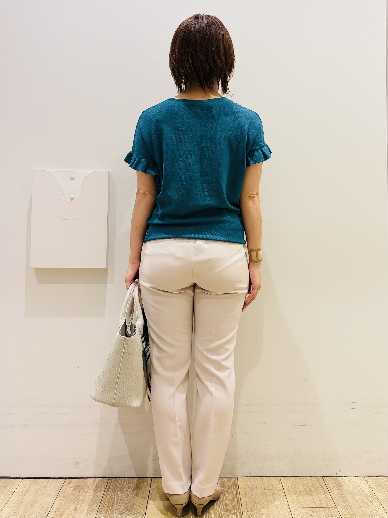 YUKOさんの「index｜フリルスリーブニット【洗濯機OK】」を使ったコーディネート