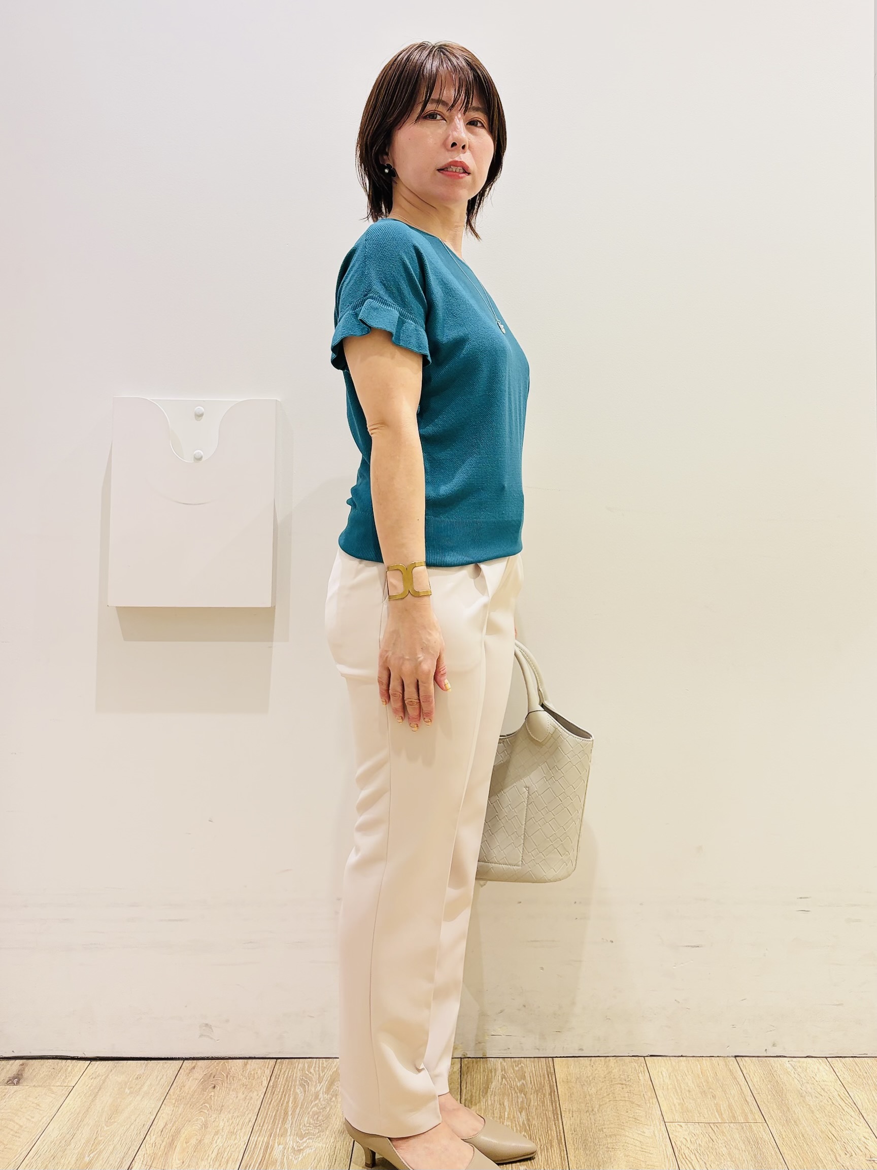 YUKOさんの「index｜フリルスリーブニット【洗濯機OK】」を使ったコーディネート