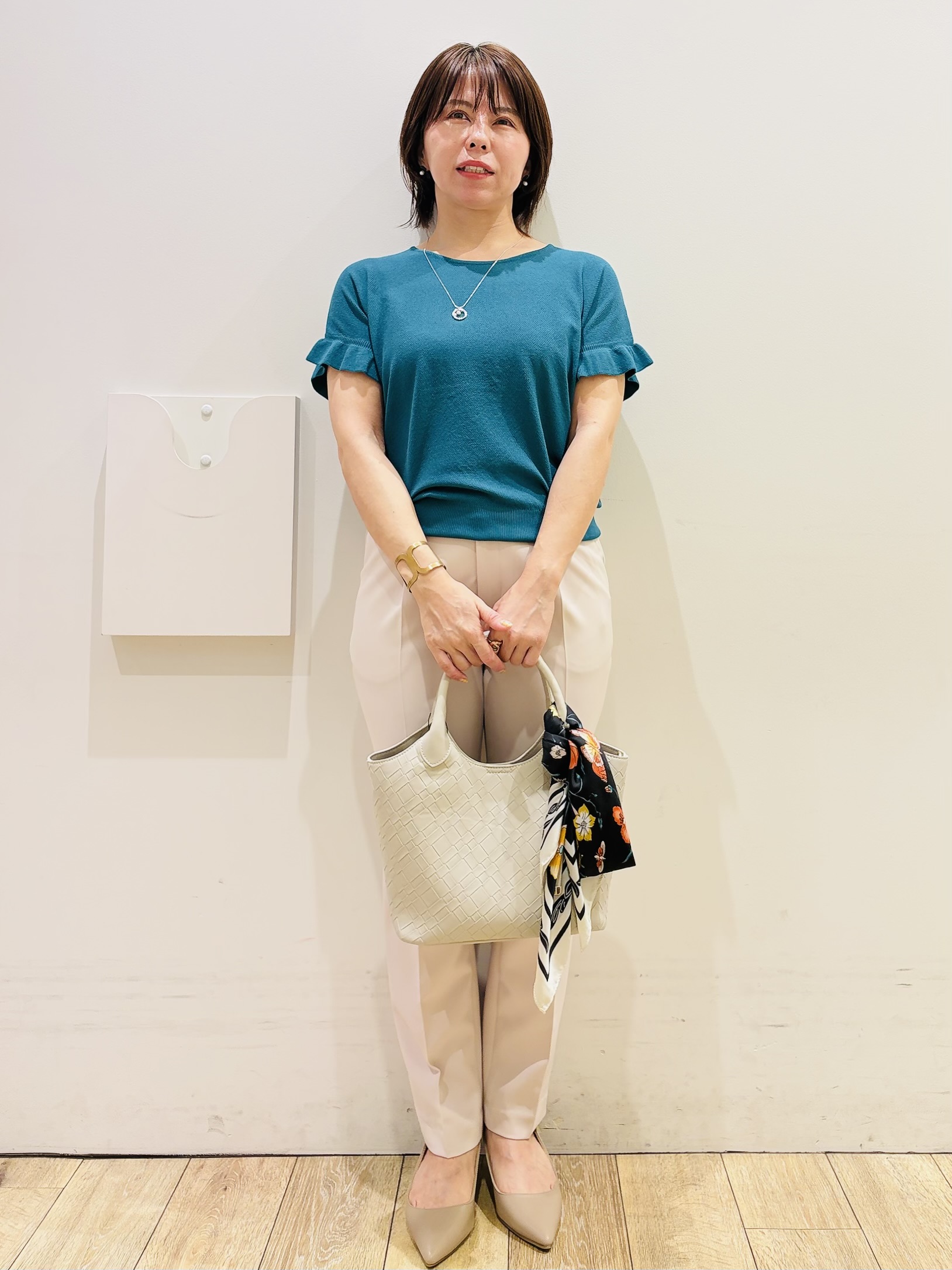 YUKOさんの「index｜フリルスリーブニット【洗濯機OK】」を使ったコーディネート