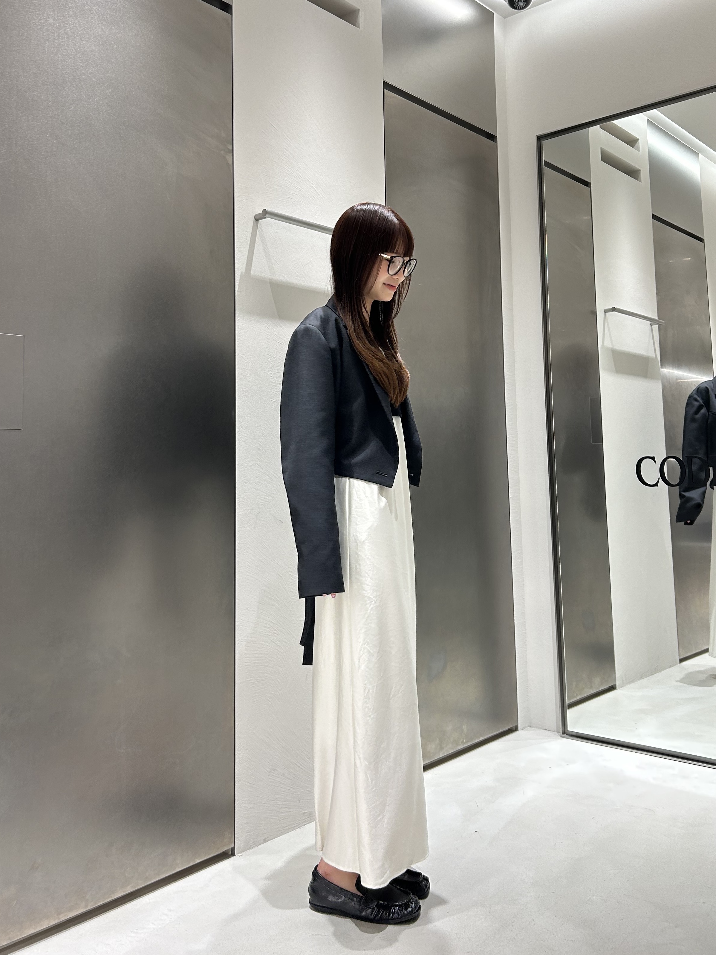miniさんの「CODE A｜satin cami dress」を使ったコーディネート
