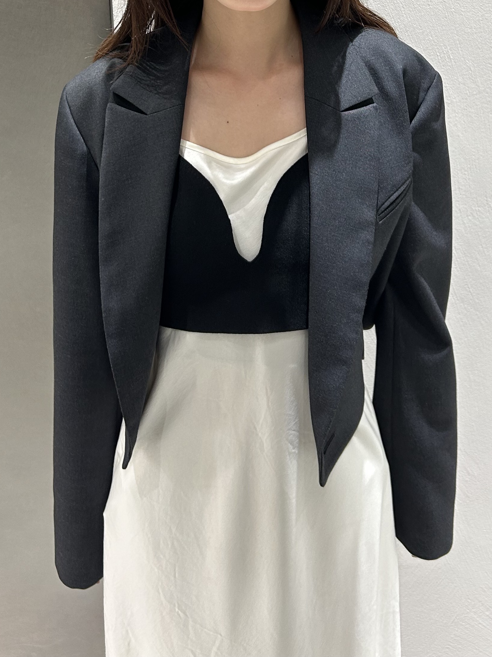 miniさんの「CODE A｜satin cami dress」を使ったコーディネート