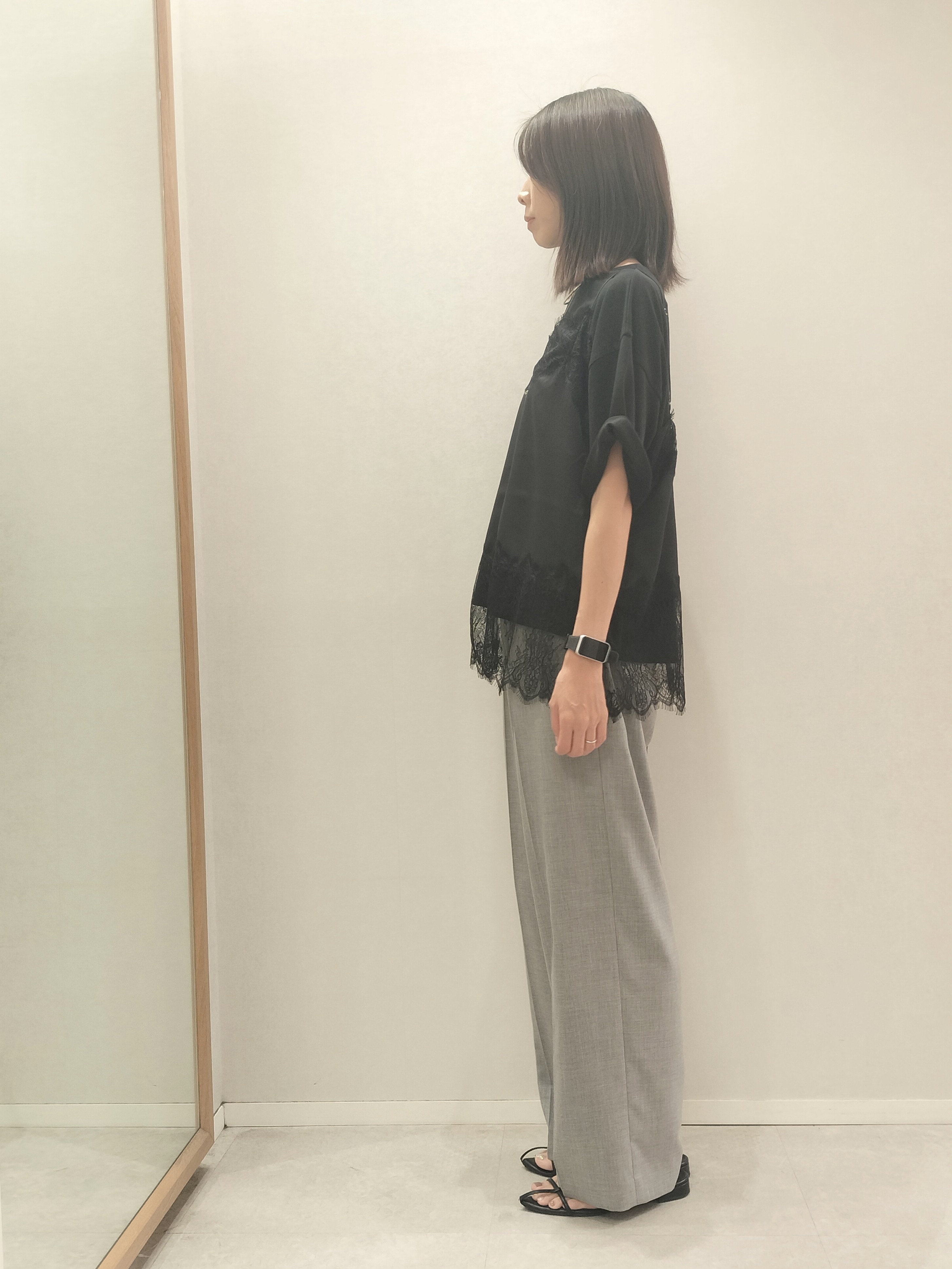 佐々木彩香さんの「UNTITLED｜【1枚でもセットでも】レースキャミ付きプルオーバー」を使ったコーディネート
