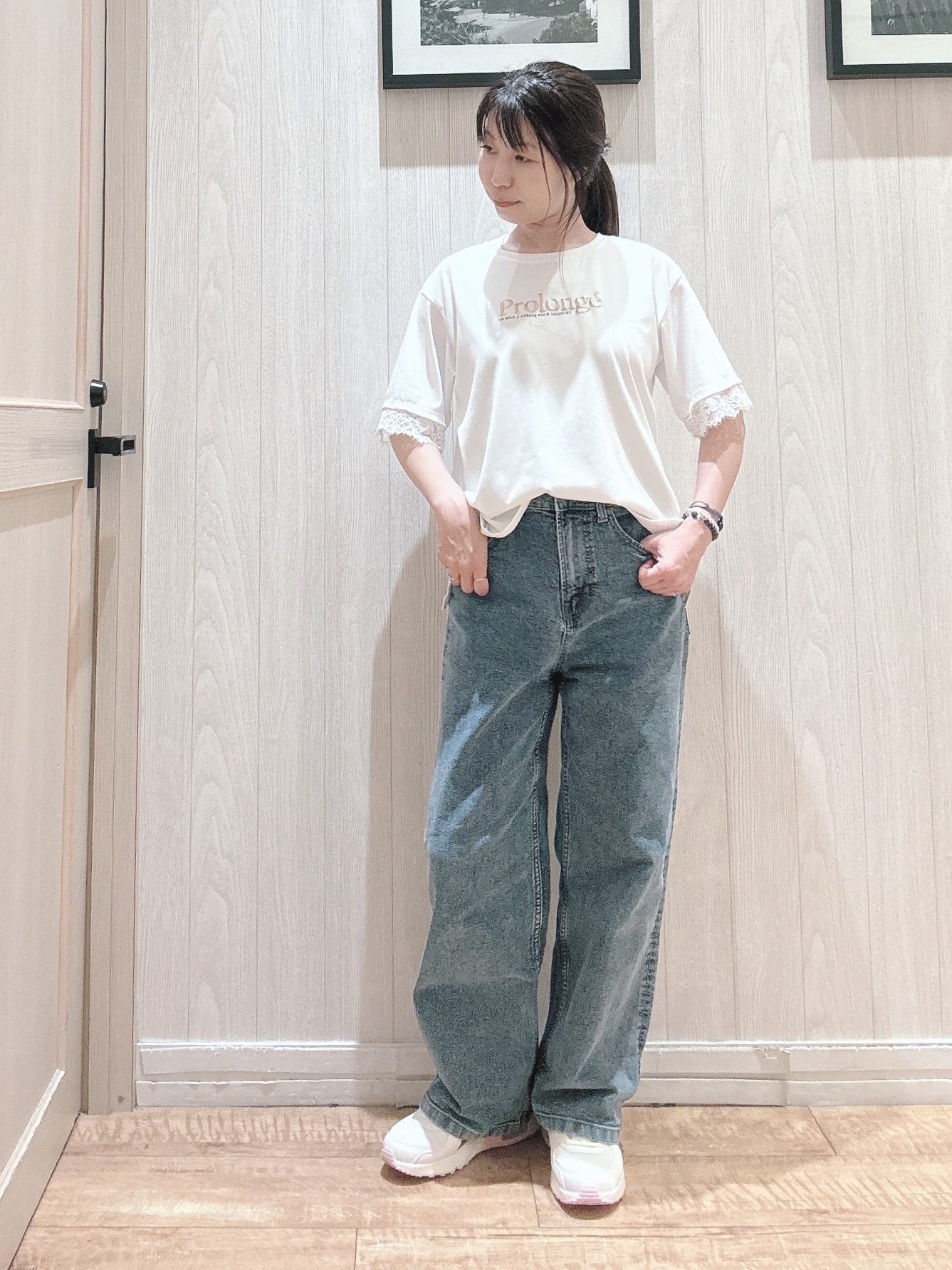 COSさんの「SHOO･LA･RUE｜【UV/S-LL/洗濯機可】柄アソート お袖レースが旬顔 上品に決まる大人Tシャツ」を使ったコーディネート