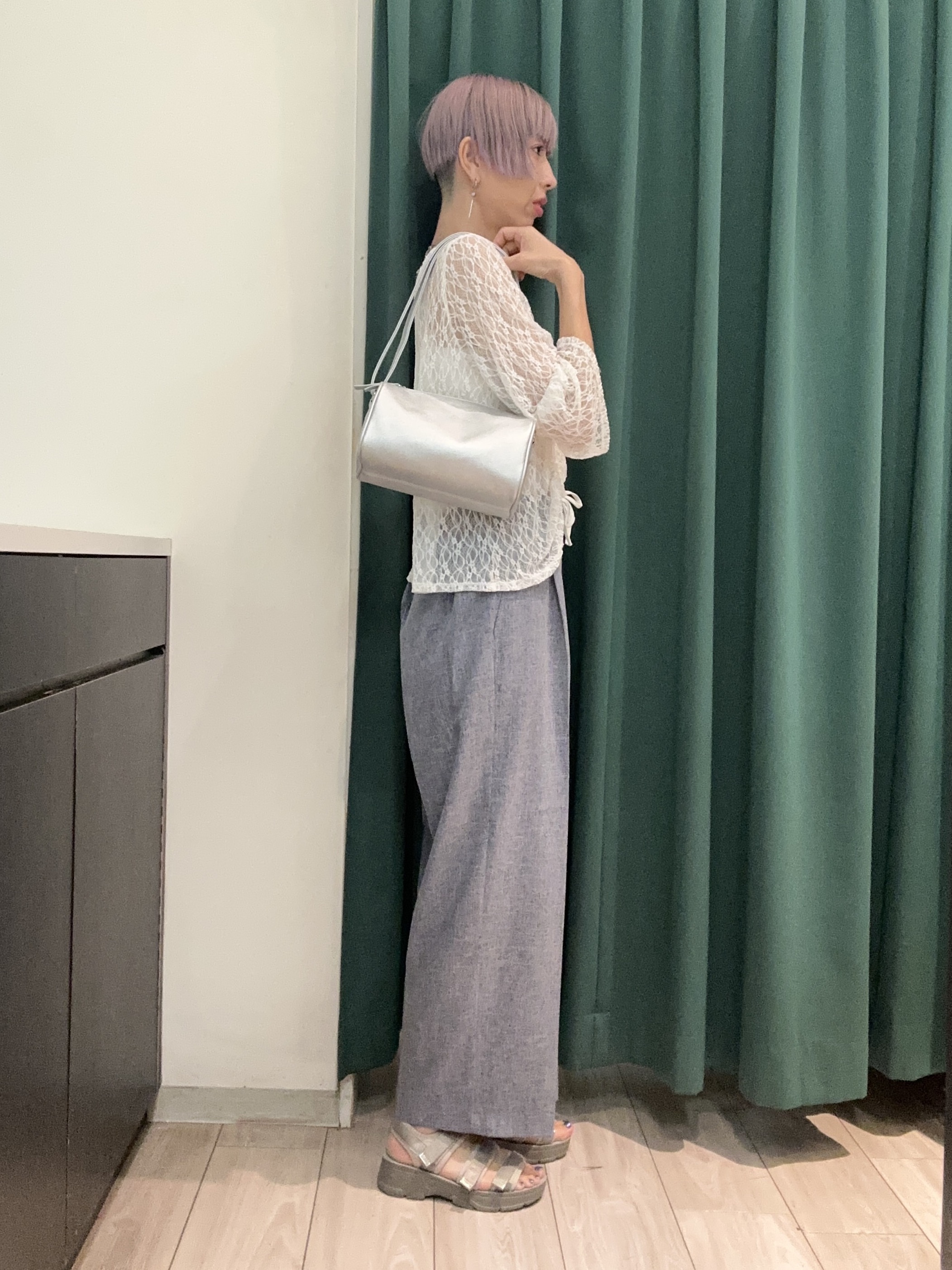 えまんさんの「SHOO･LA･RUE｜レースで華やかに映える 旬な透け感の レースシャーリングトップス」を使ったコーディネート