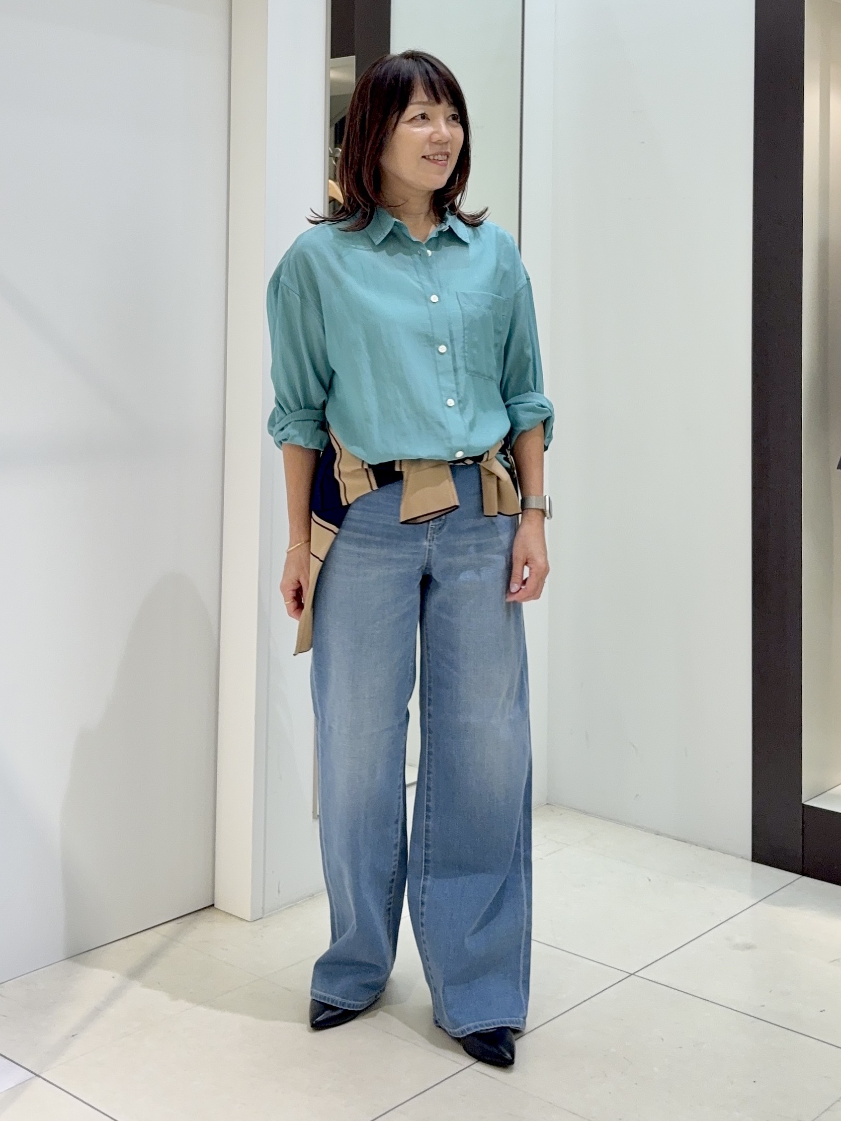 tomoさんの「UNTITLED｜【秋羽織り/肌に張り付きにくい】シルキータッチシアーシャツ」を使ったコーディネート
