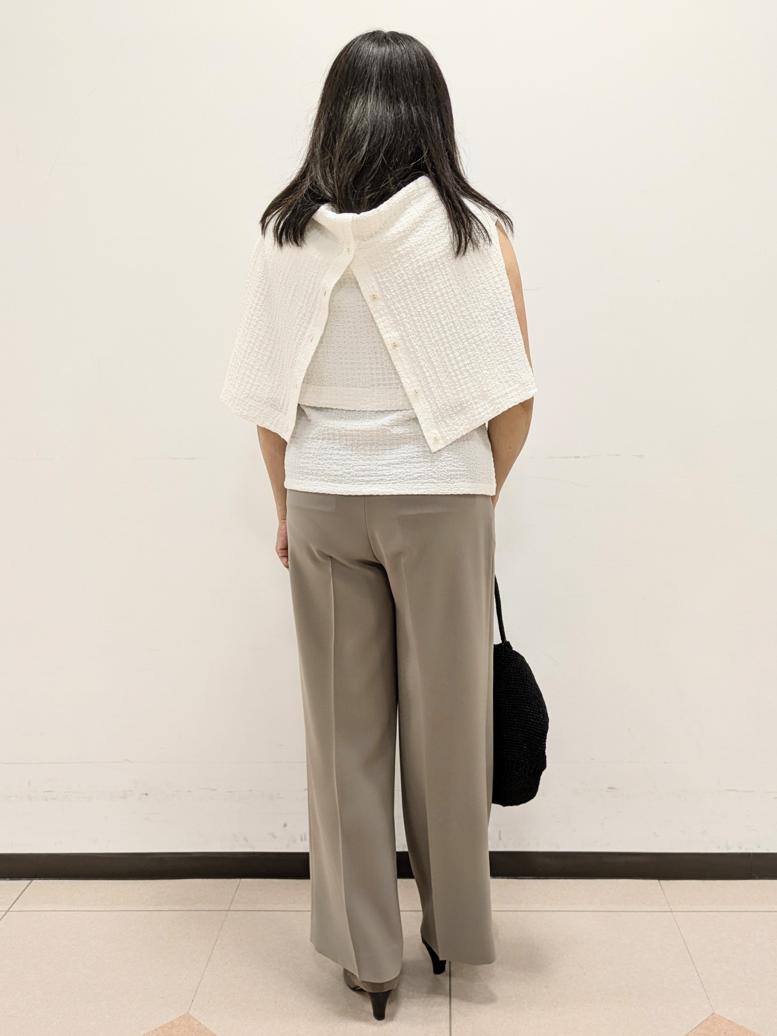 ともさんの「UNTITLED｜【新色追加/セットアップ可】エアリー ダブルブレストジャケット」を使ったコーディネート