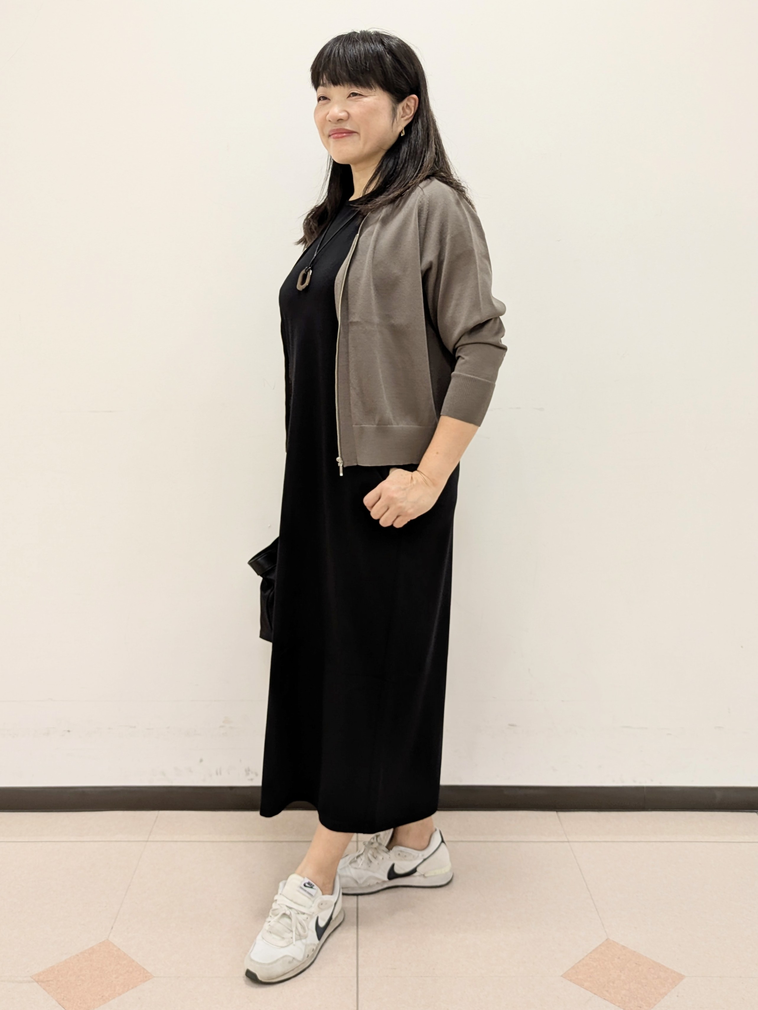 ともさんの「UNTITLED｜【アンサンブル可/日除け・冷房対策】シアーレーヨンZIPカーディガン」を使ったコーディネート