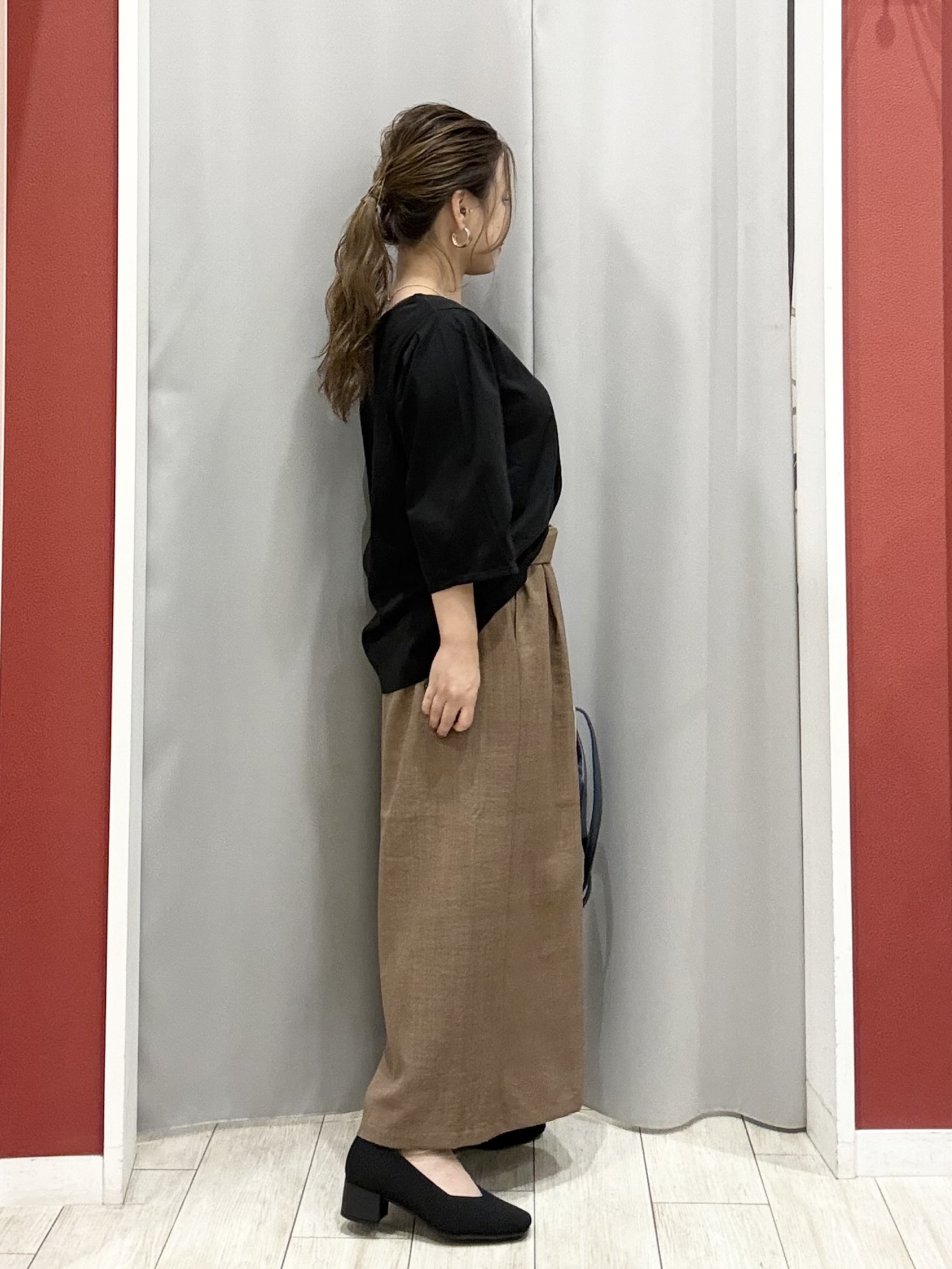 shioさんの「SHOO･LA･RUE｜【ひんやり／吸水速乾】クールドライコットン 綿100％ キーネックパフスリーブトップス」を使ったコーディネート
