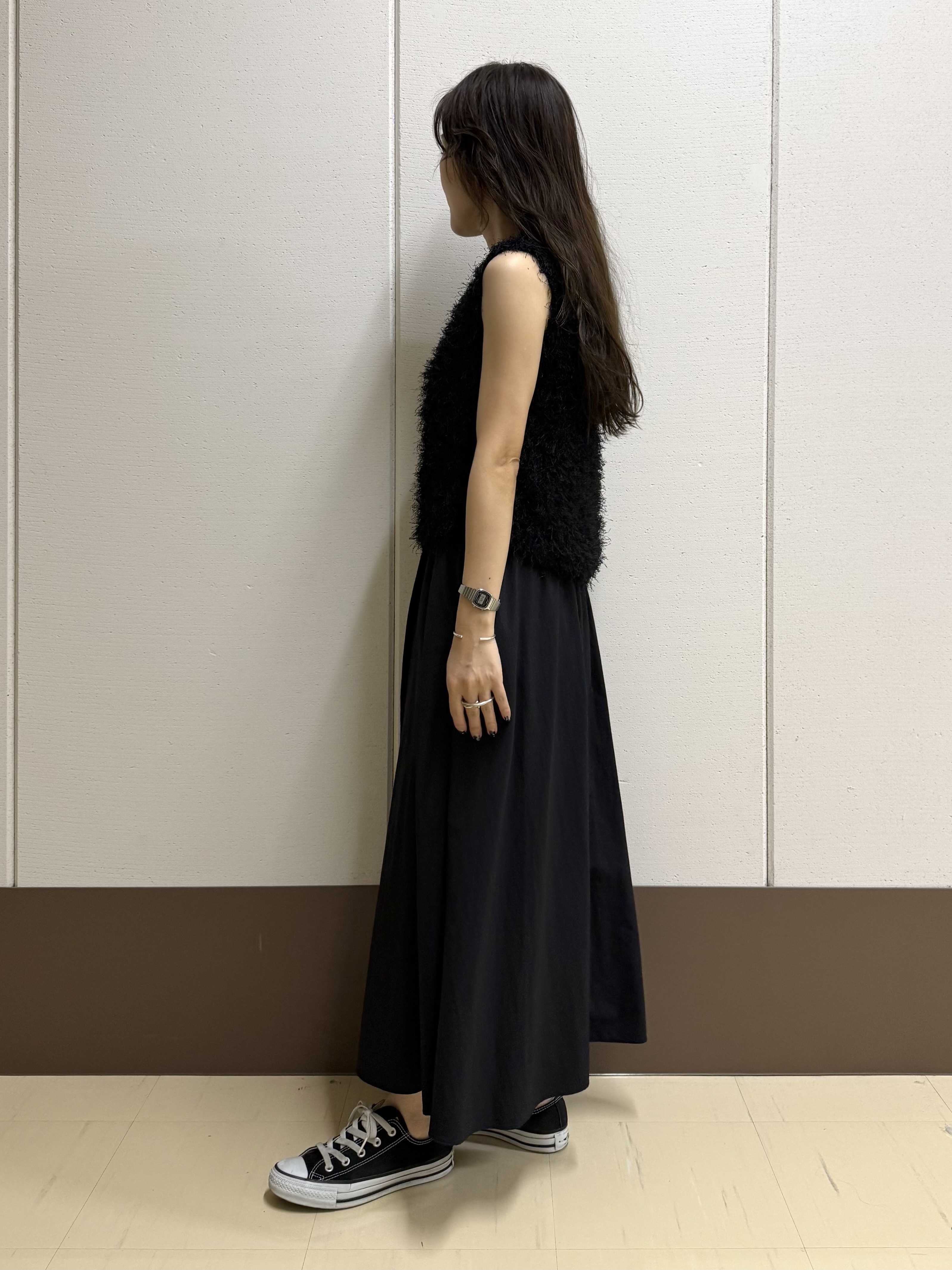 mamiさんの「INDIVI｜【洗える】ファンシーヤーンVネックニットベスト」を使ったコーディネート