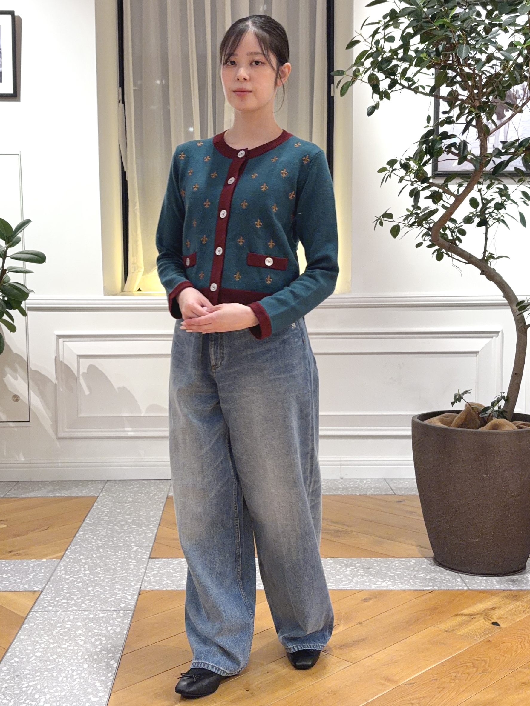 pupiさんの「DRESSTERIOR｜ヴィンテージ加工ワイドデニムパンツ」を使ったコーディネート
