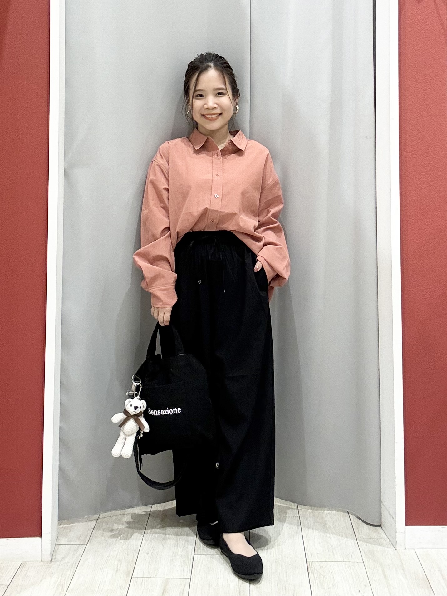 shioさんの「SHOO･LA･RUE｜【通気性〇/S-LL/洗濯機可】羽織にも使いやすい きちんとベーシックシャツ」を使ったコーディネート