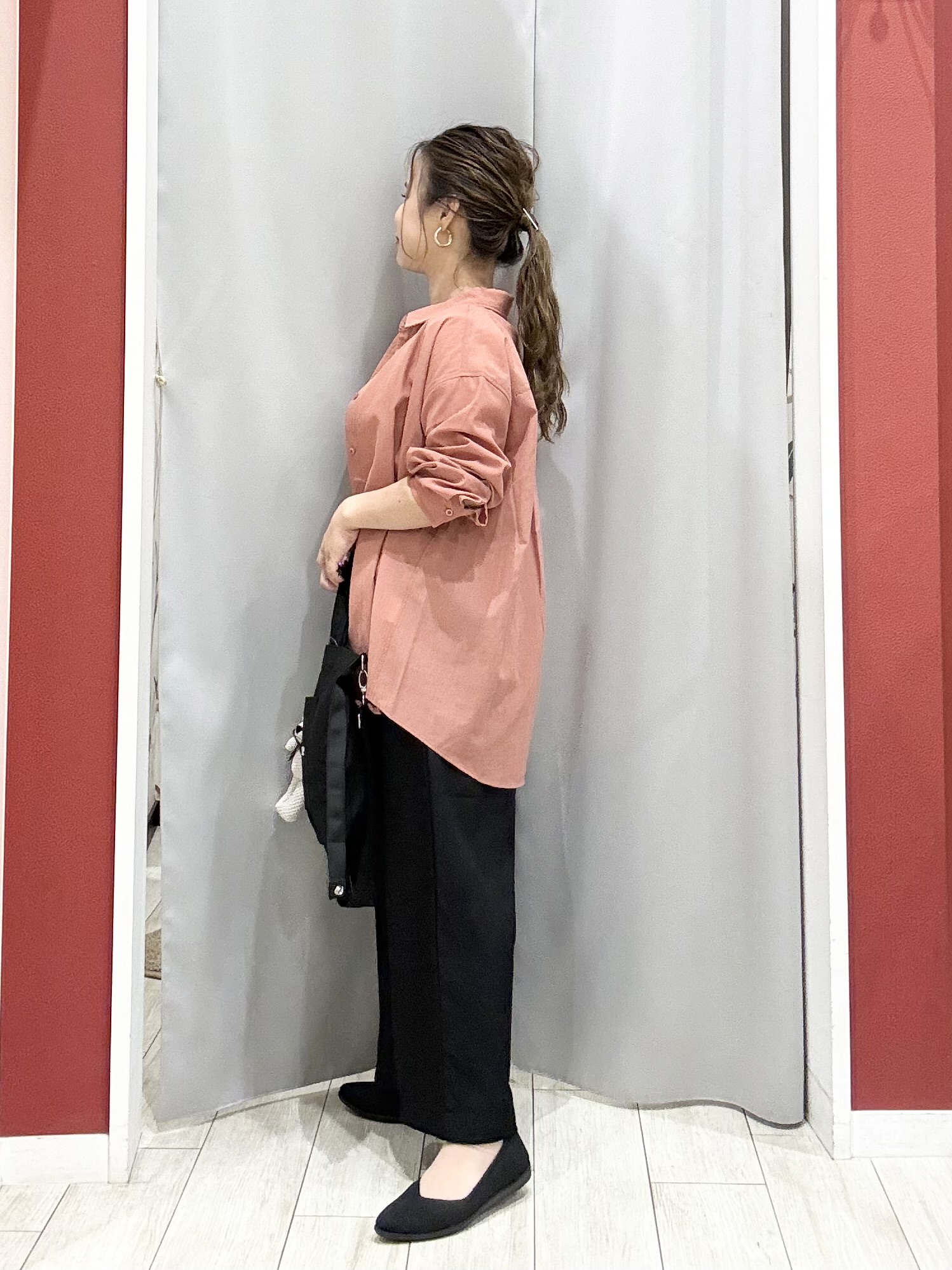 shioさんの「SHOO･LA･RUE｜【通気性〇/S-LL/洗濯機可】羽織にも使いやすい きちんとベーシックシャツ」を使ったコーディネート