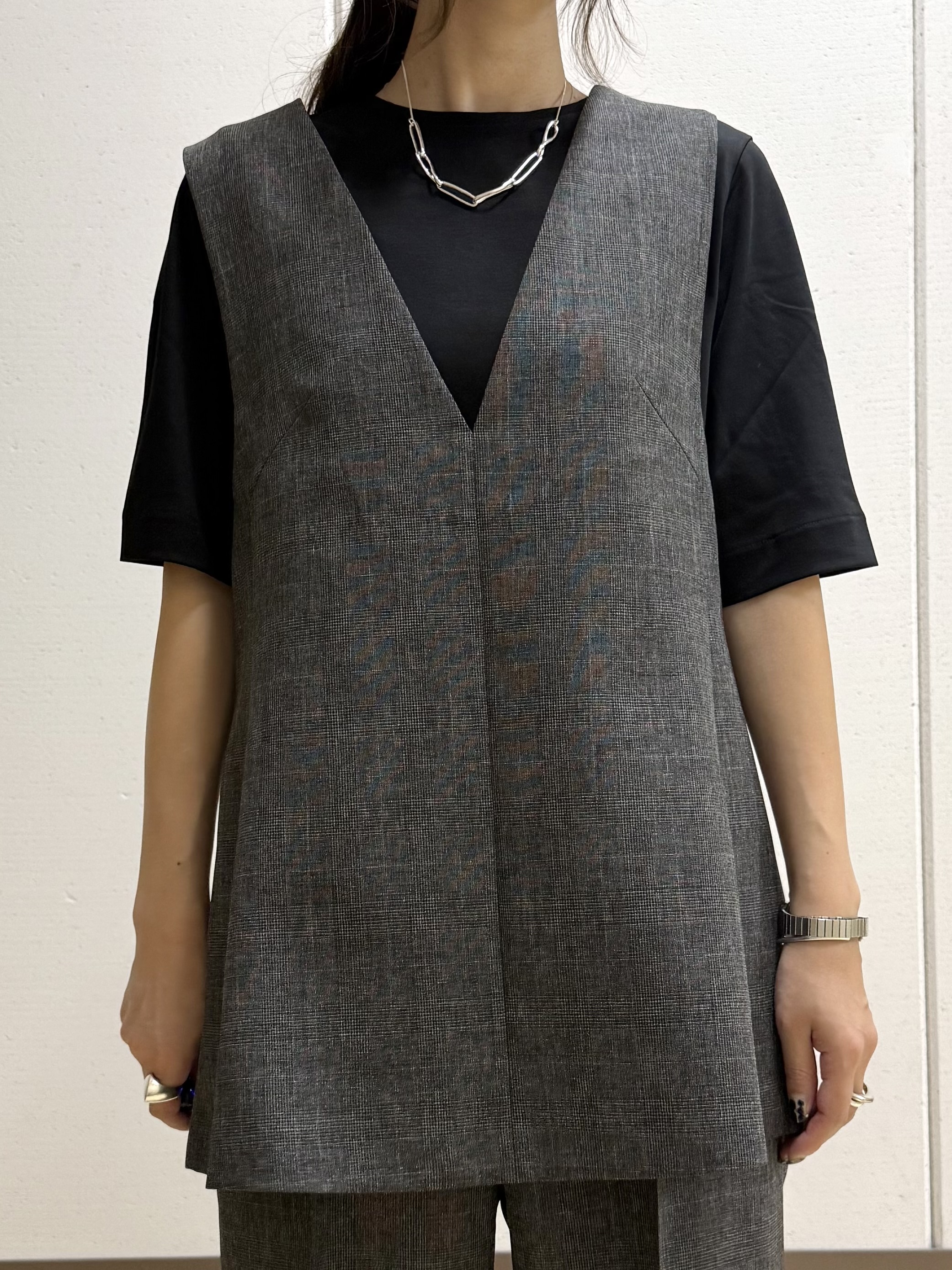 mamiさんの「INDIVI｜【抗菌防臭／消臭】上品光沢コットンTシャツ」を使ったコーディネート